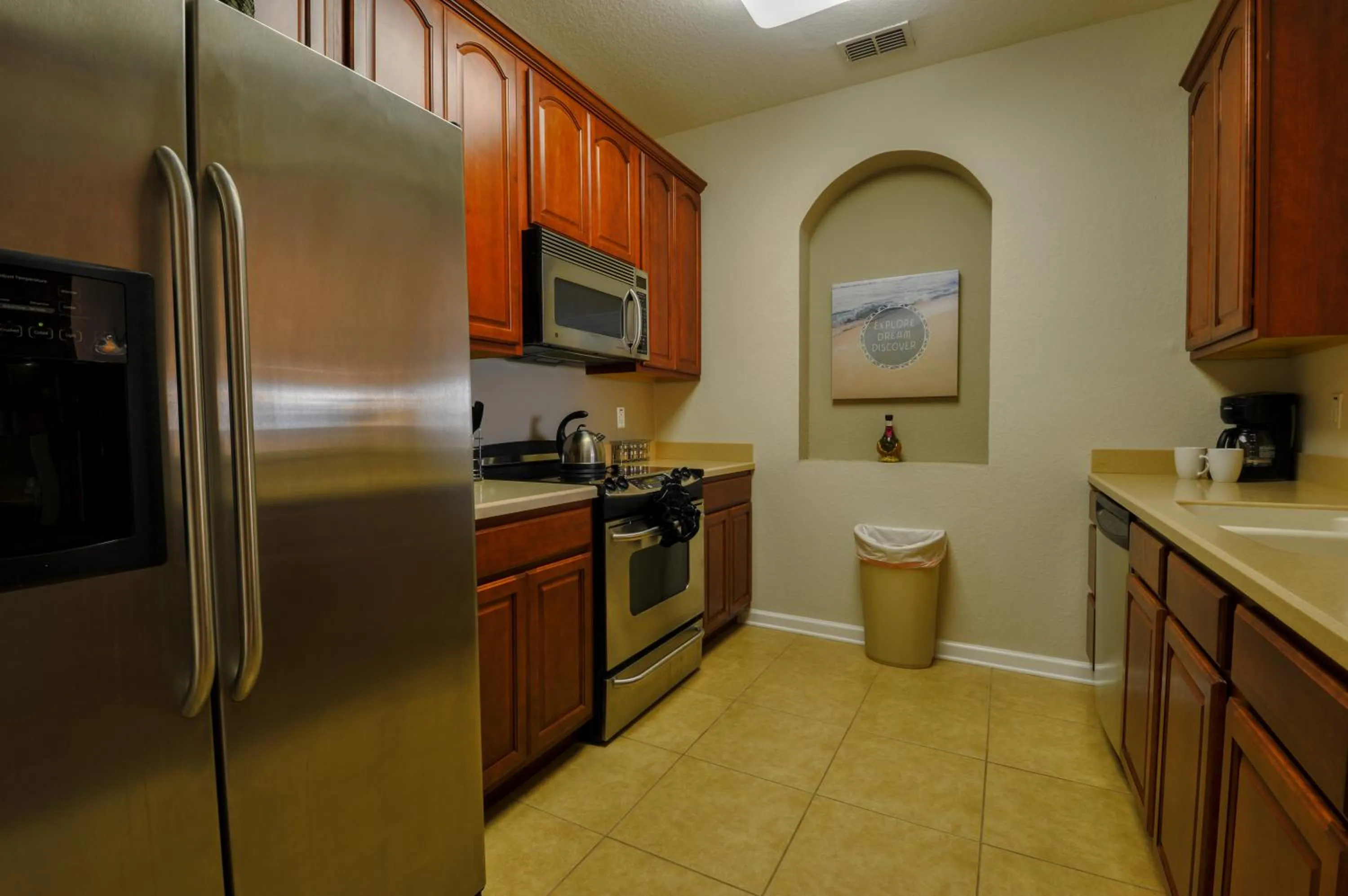 Kitchen or kitchenette in Vista Cay Inn