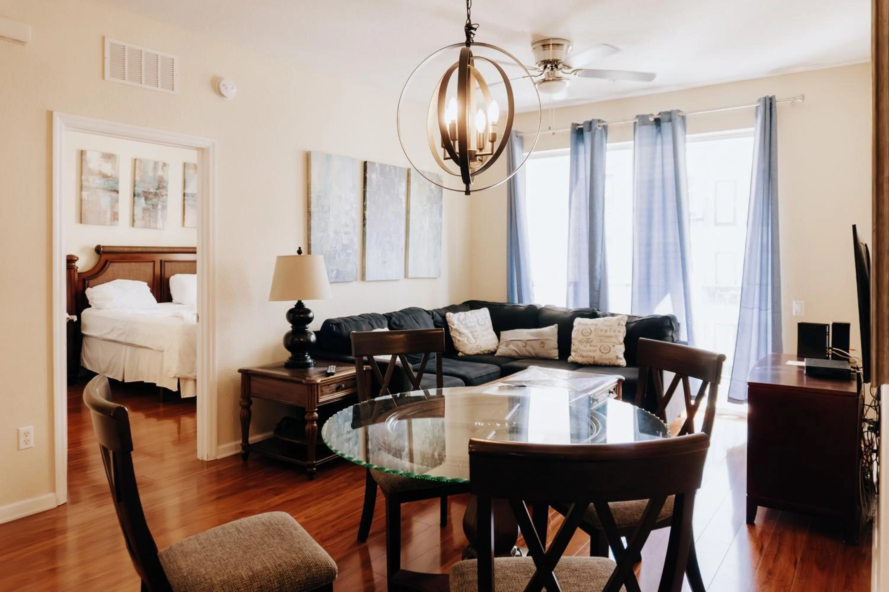 Bed in Vista Cay Inn