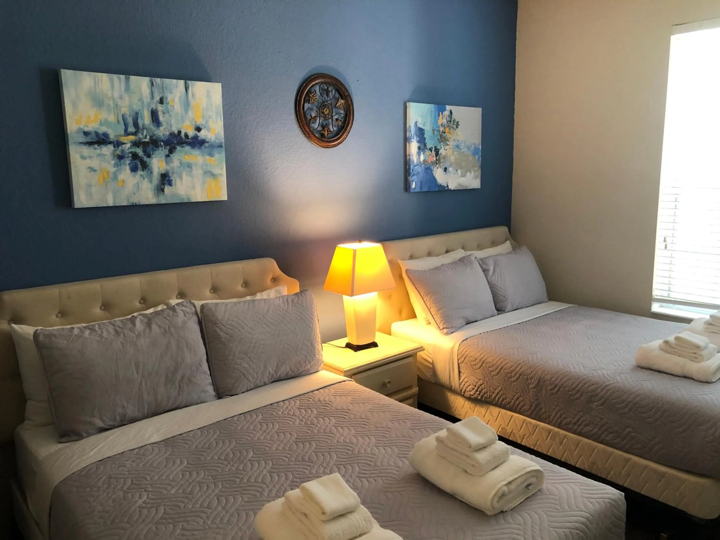 Bedroom, Bed in Vista Cay Inn