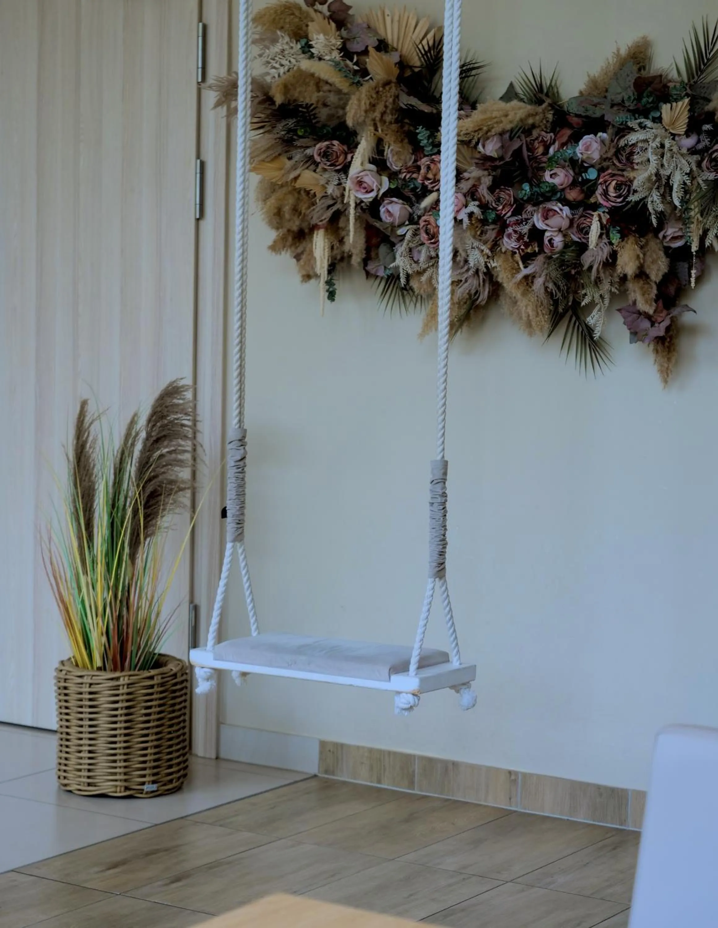 Restaurant/places to eat in Hotel Eureka