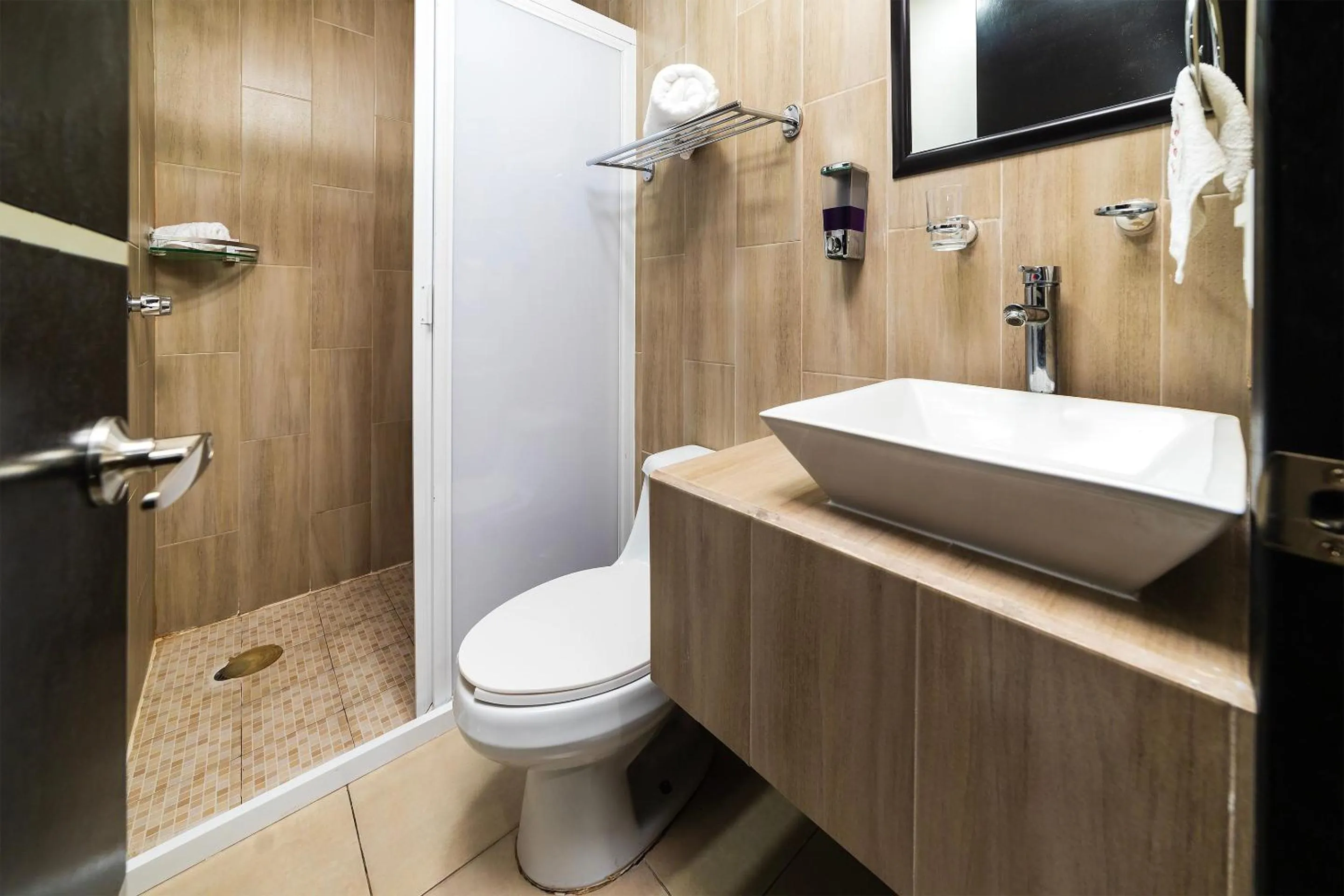 Bathroom in OYO Hotel Boutique Las Campanas