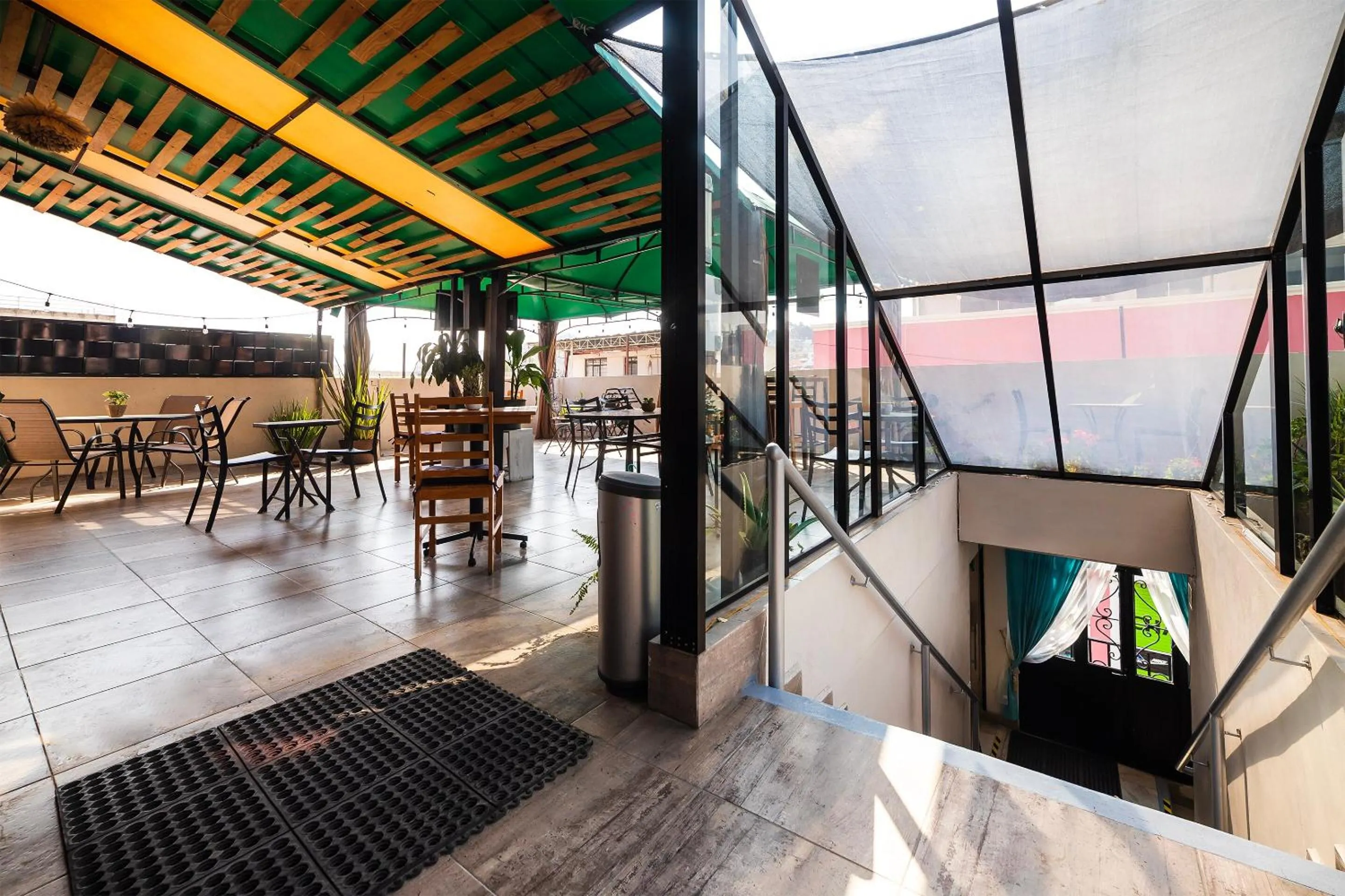 Restaurant/places to eat in OYO Hotel Boutique Las Campanas