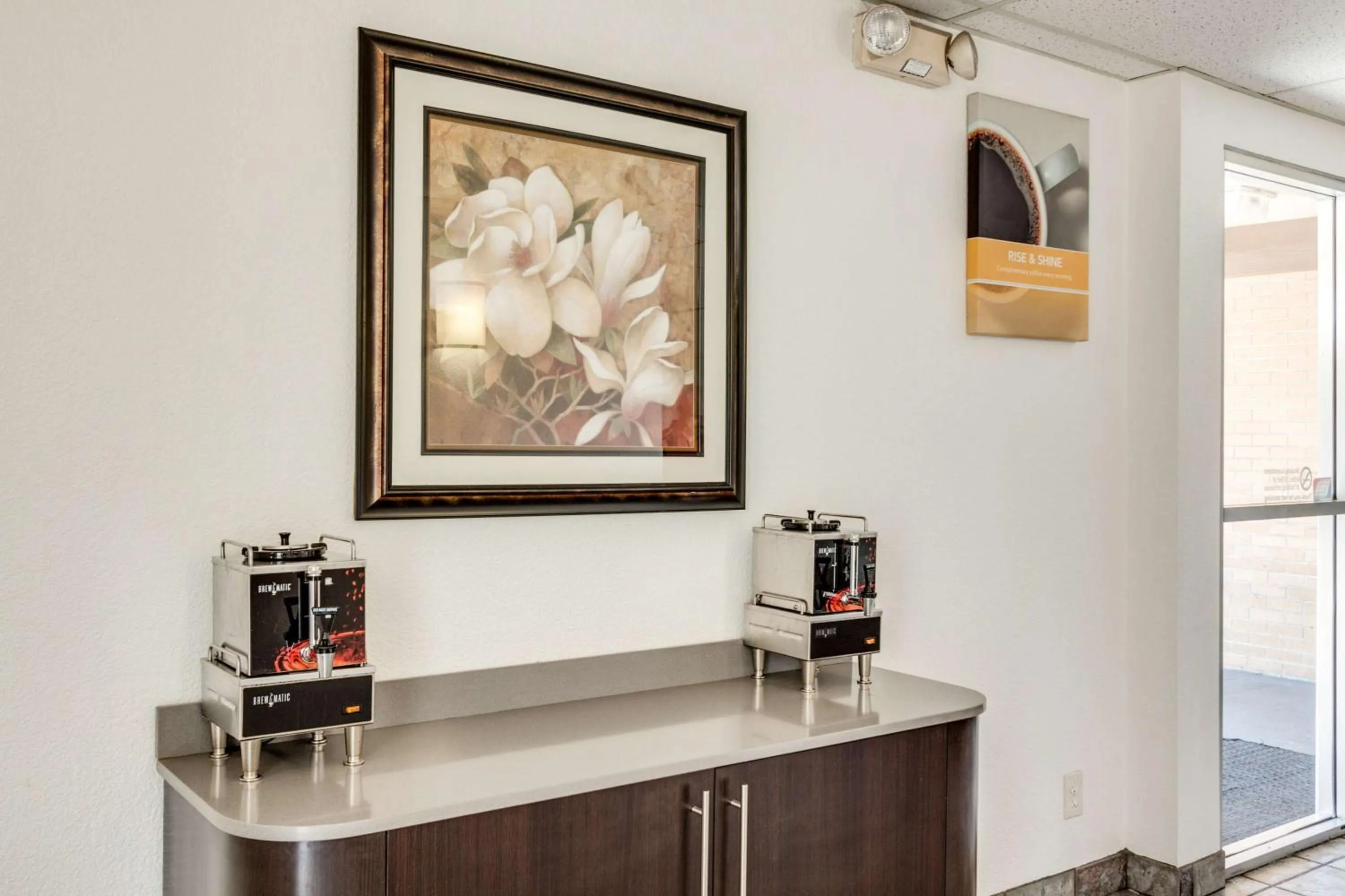 Restaurant/places to eat in Motel 6-Spokane, WA - West