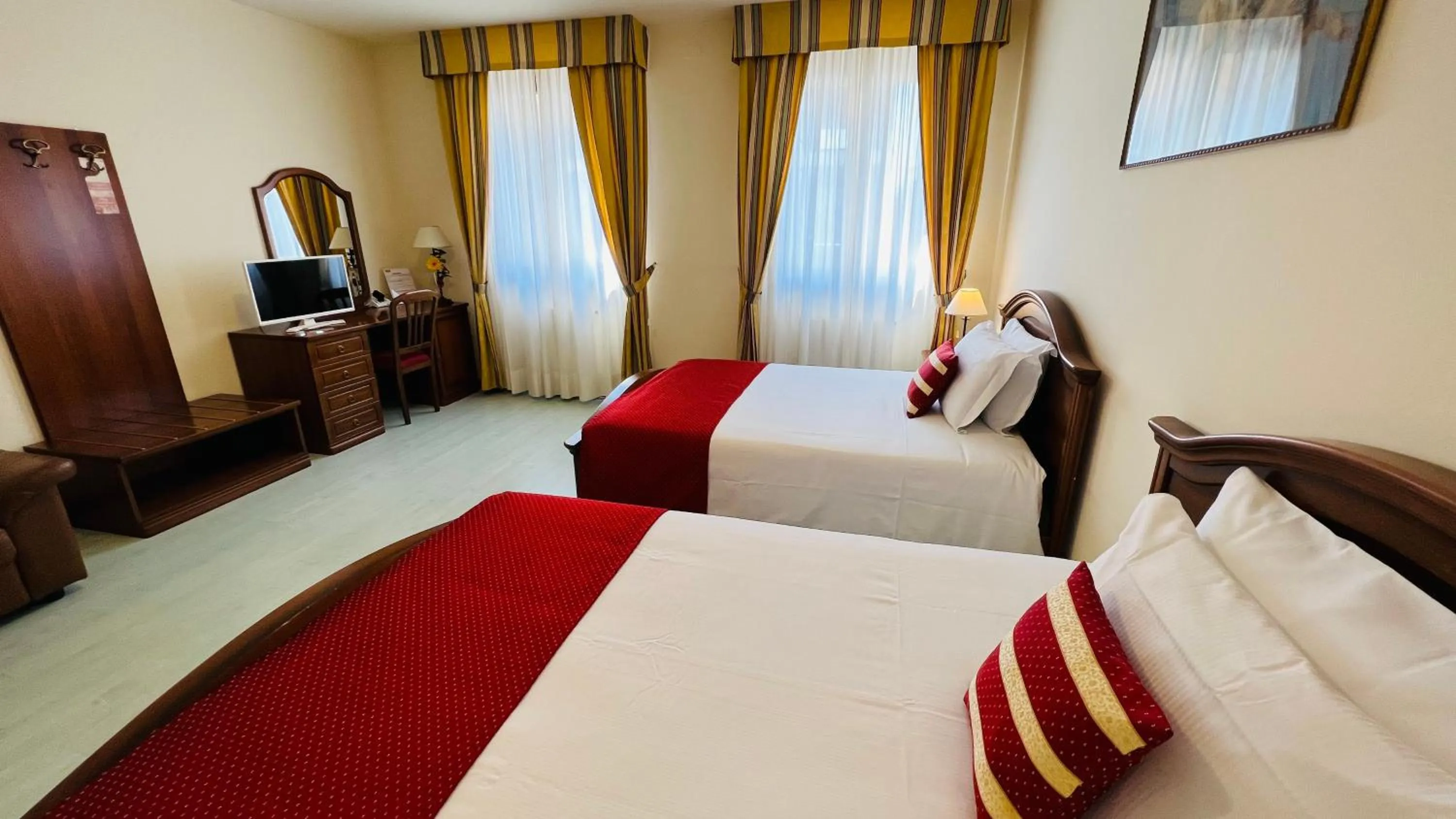 Facility for disabled guests, Bed in Albergo Italia