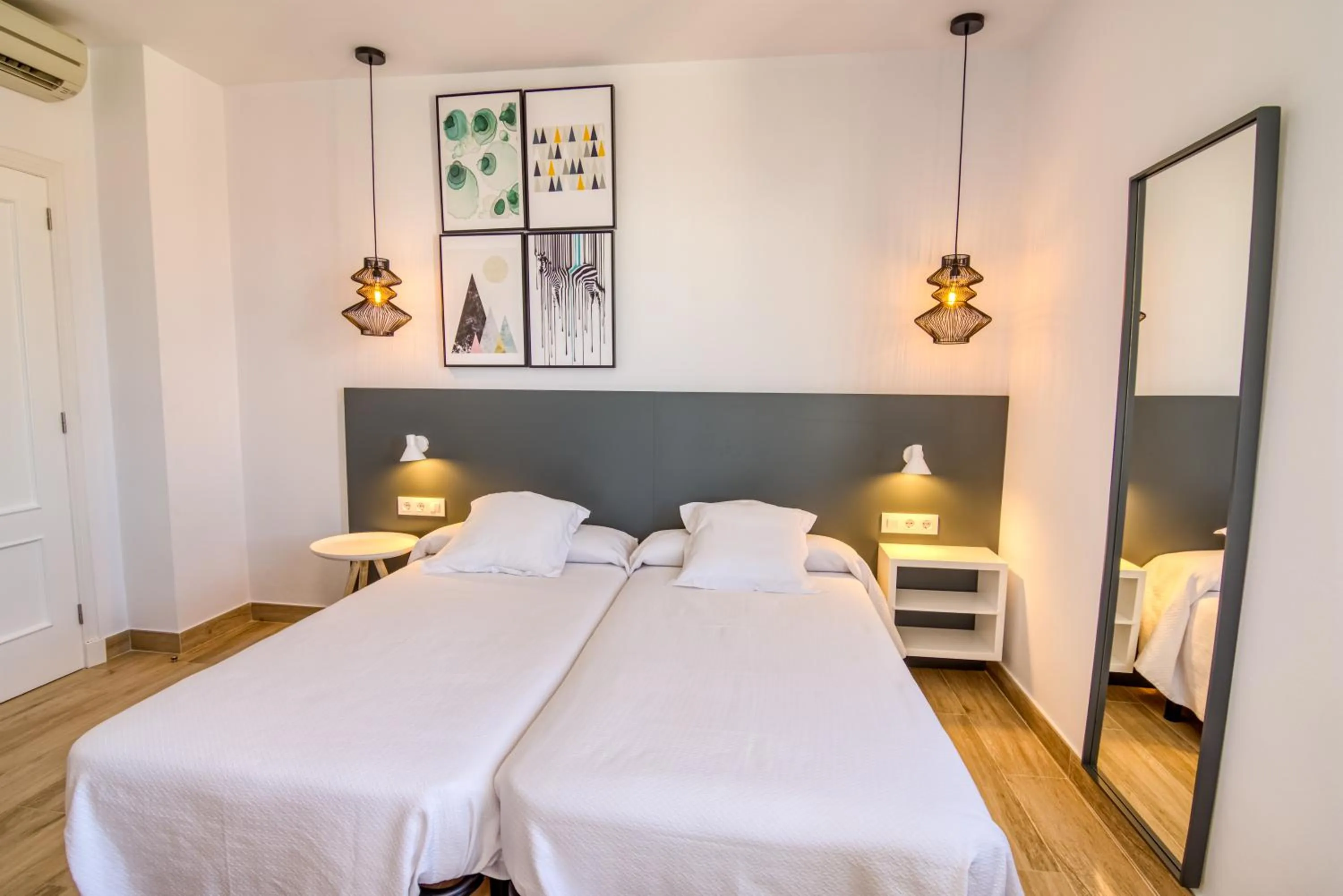 Bedroom, Bed in Hostal La Isla