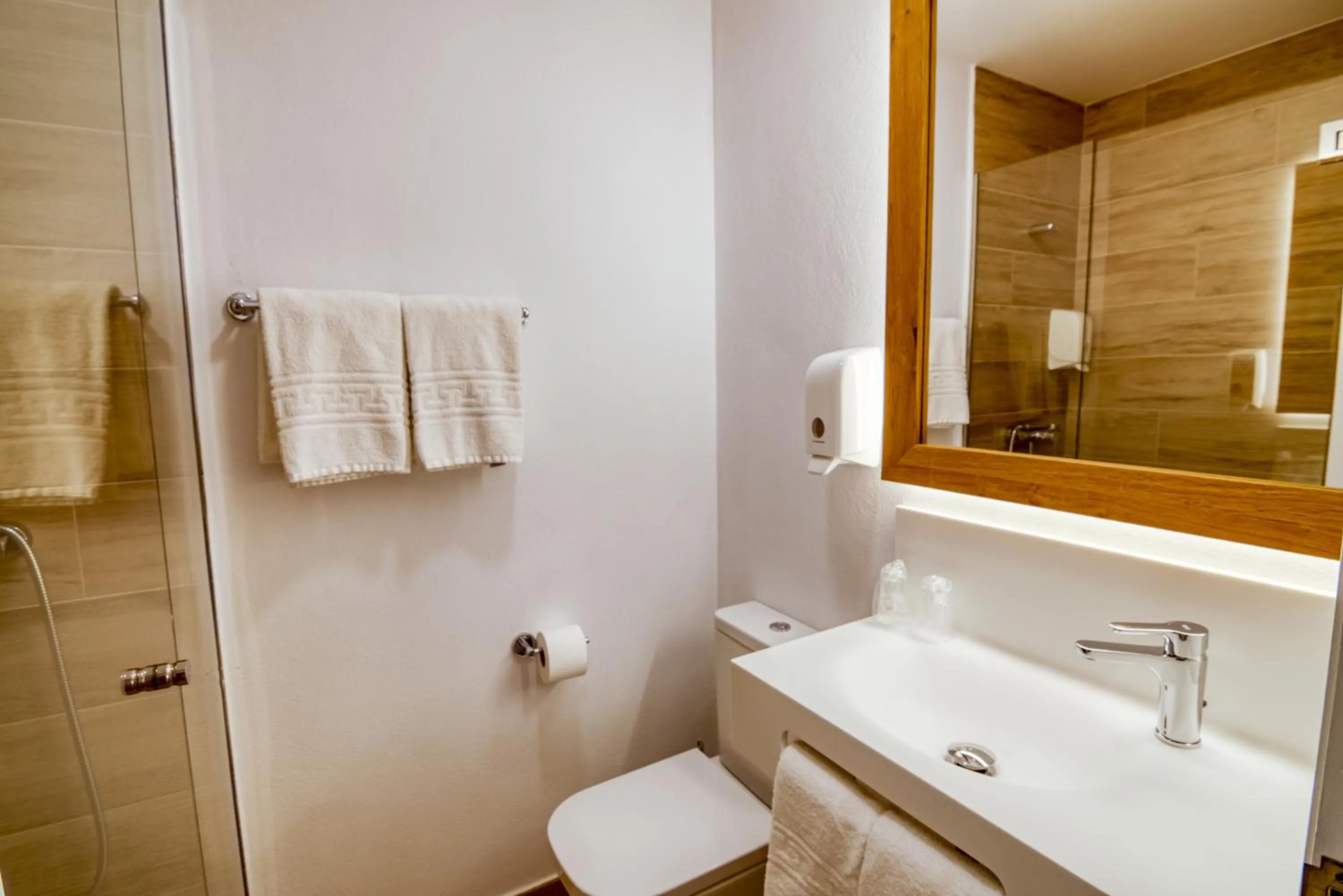 Bathroom in Hostal La Isla