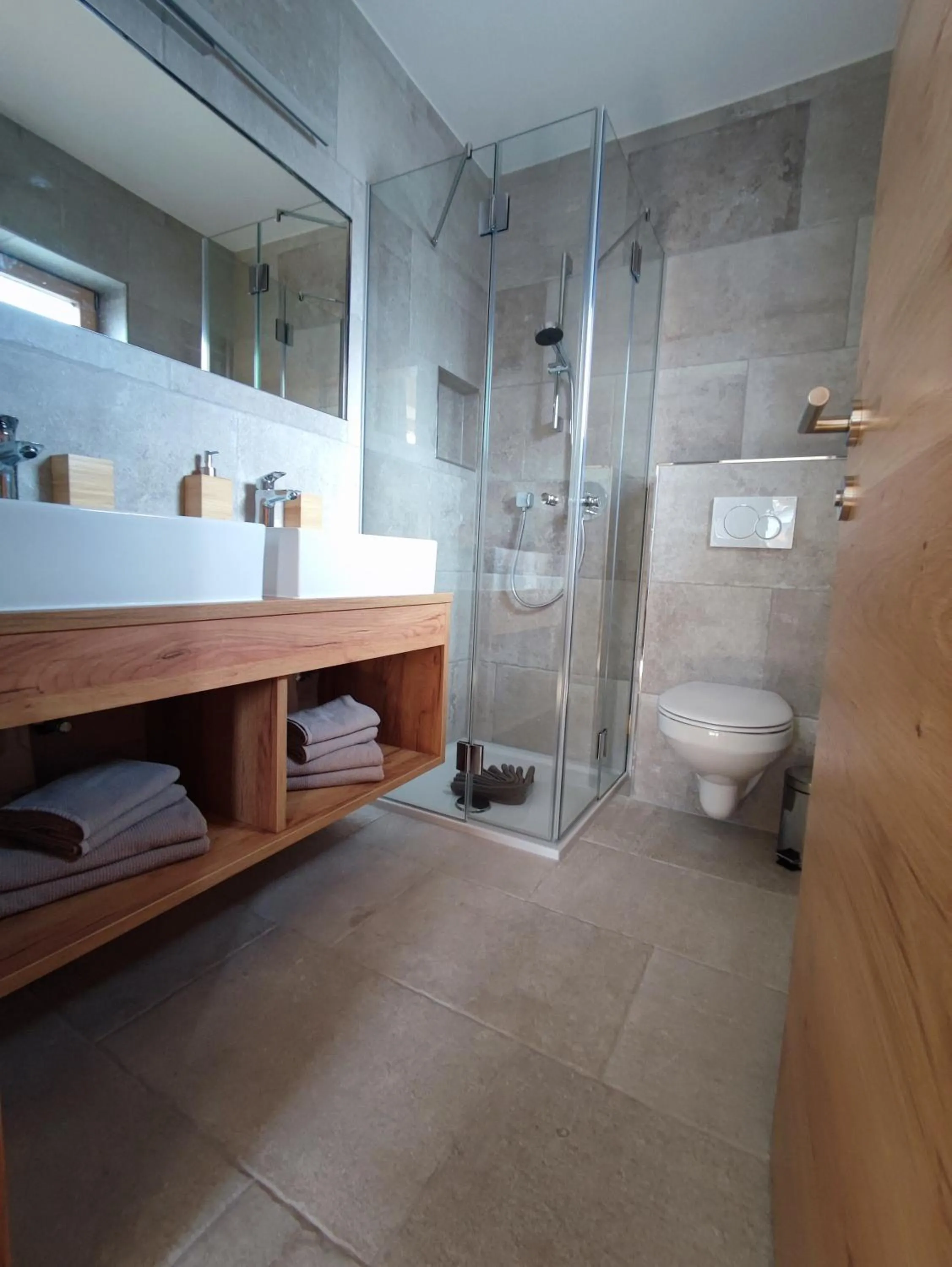 Shower in Apart Hotel Ideal