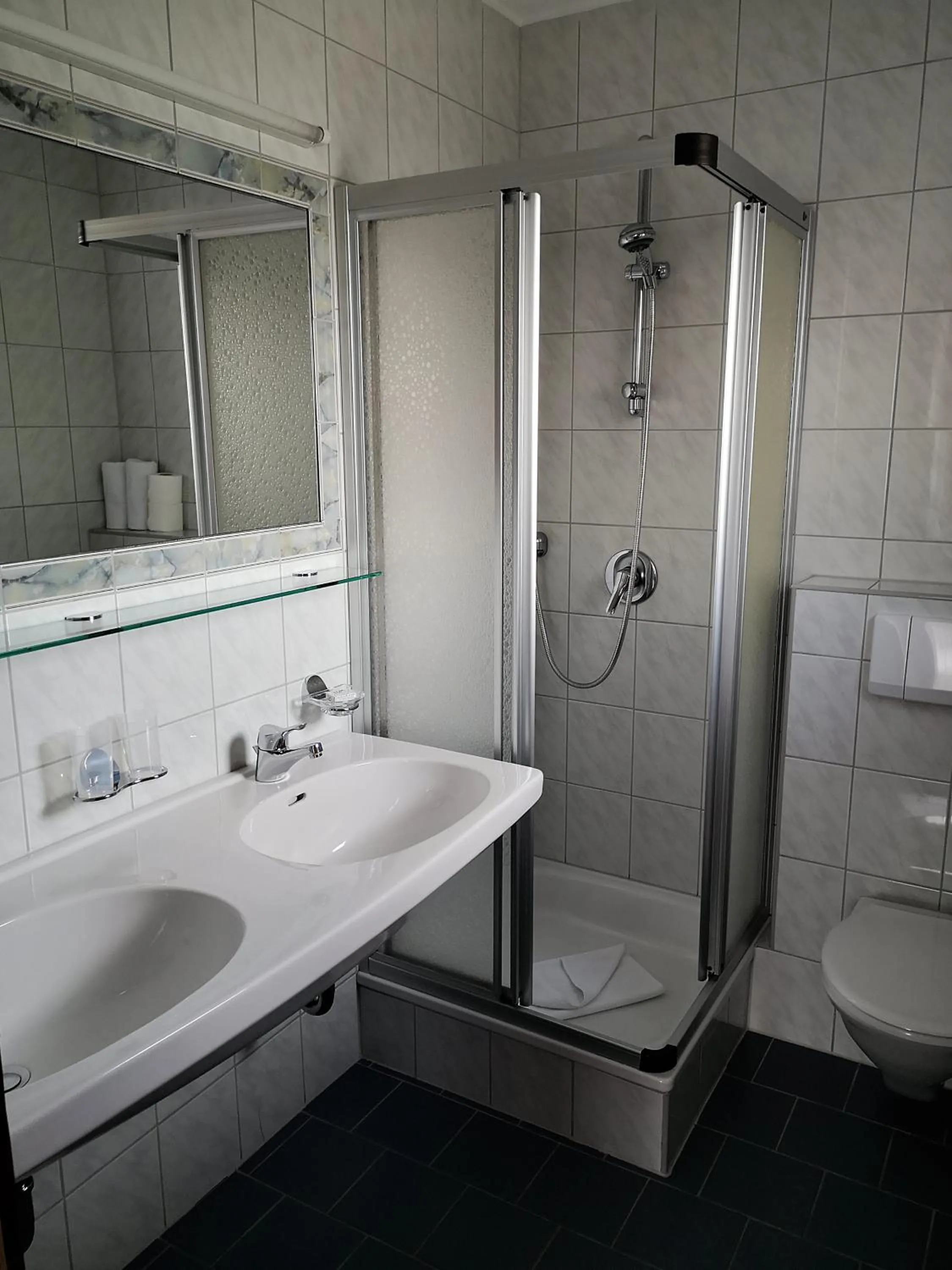 Shower in Apart Hotel Ideal