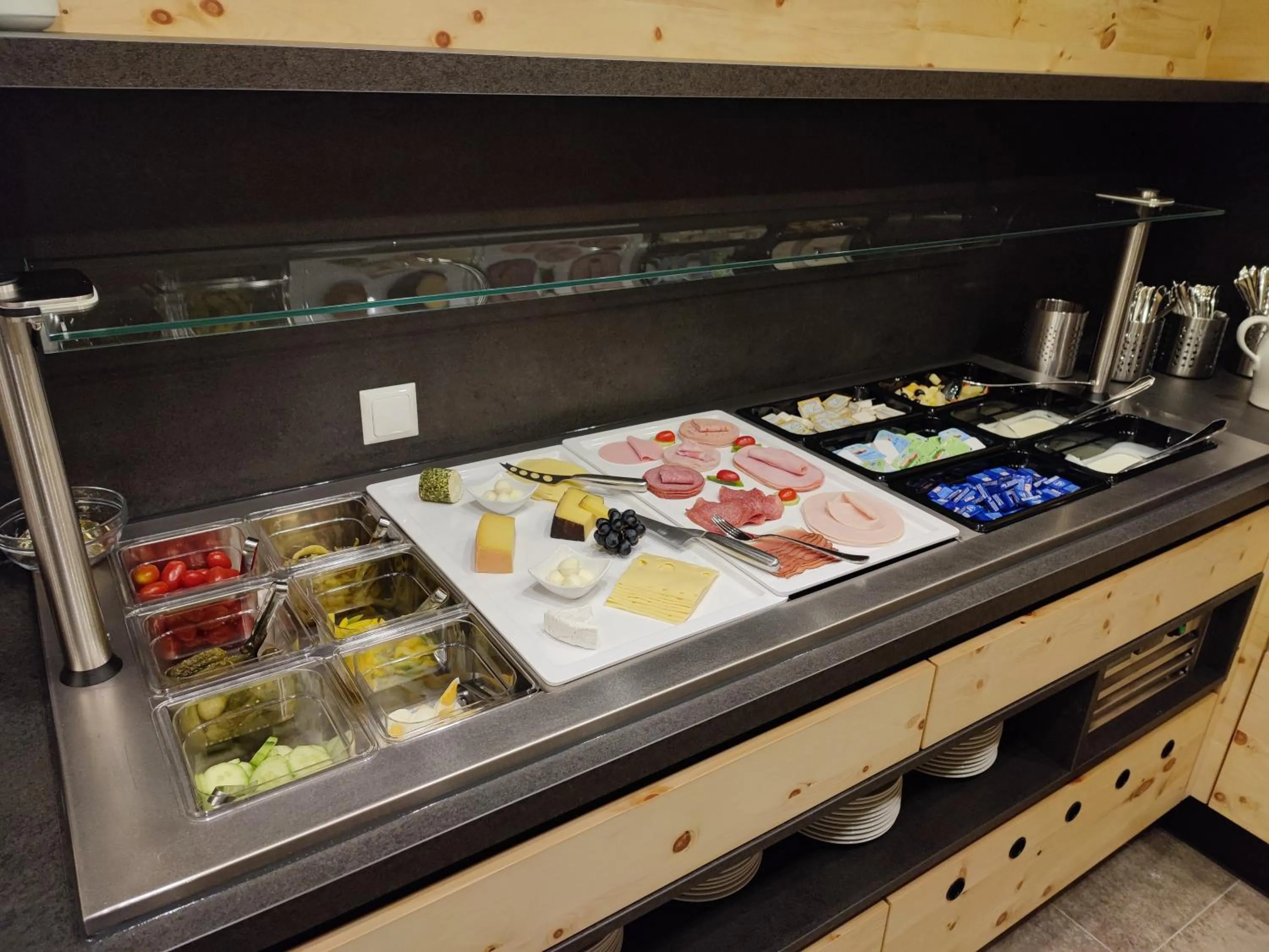 Breakfast in Apart Hotel Ideal