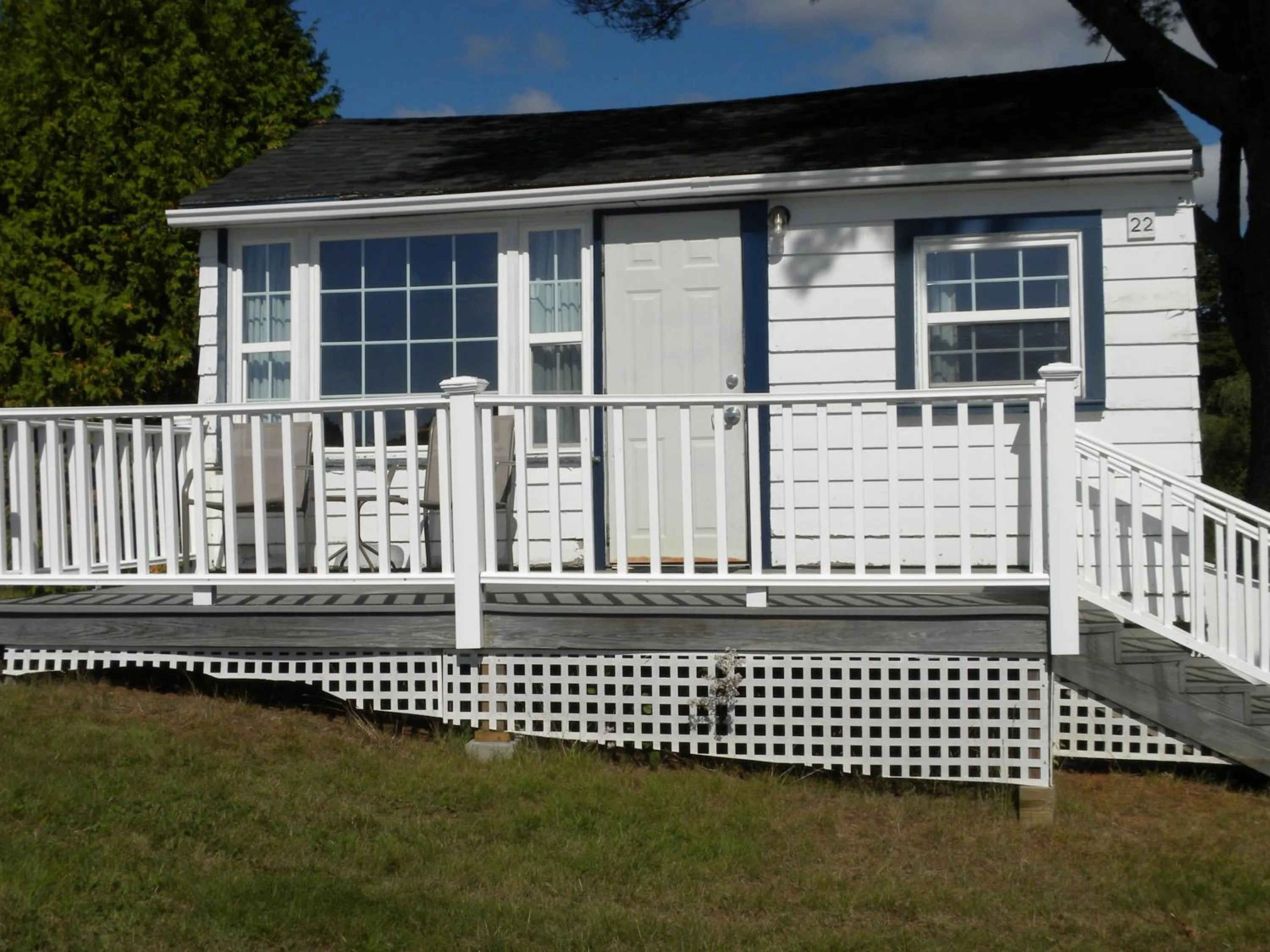 Facade/entrance in Colonial Gables Oceanfront Village