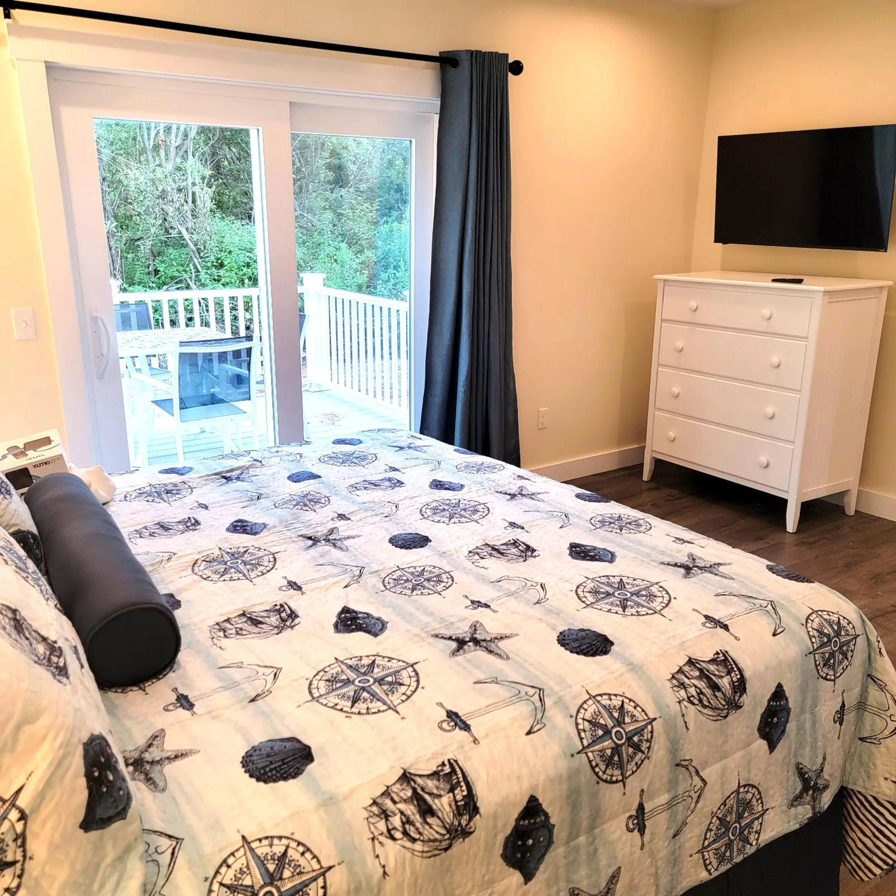 Bed in Colonial Gables Oceanfront Village