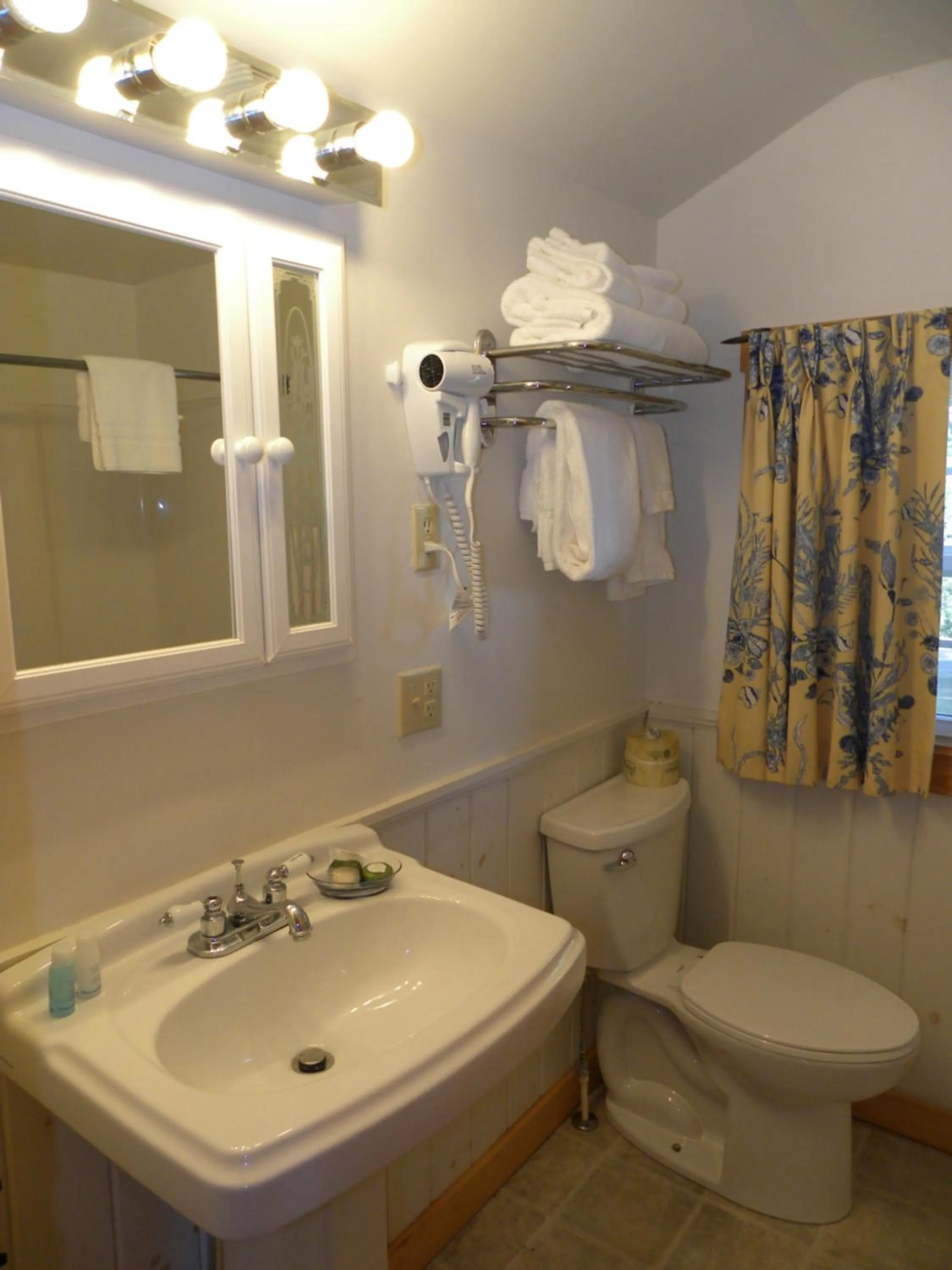Bathroom in Colonial Gables Oceanfront Village