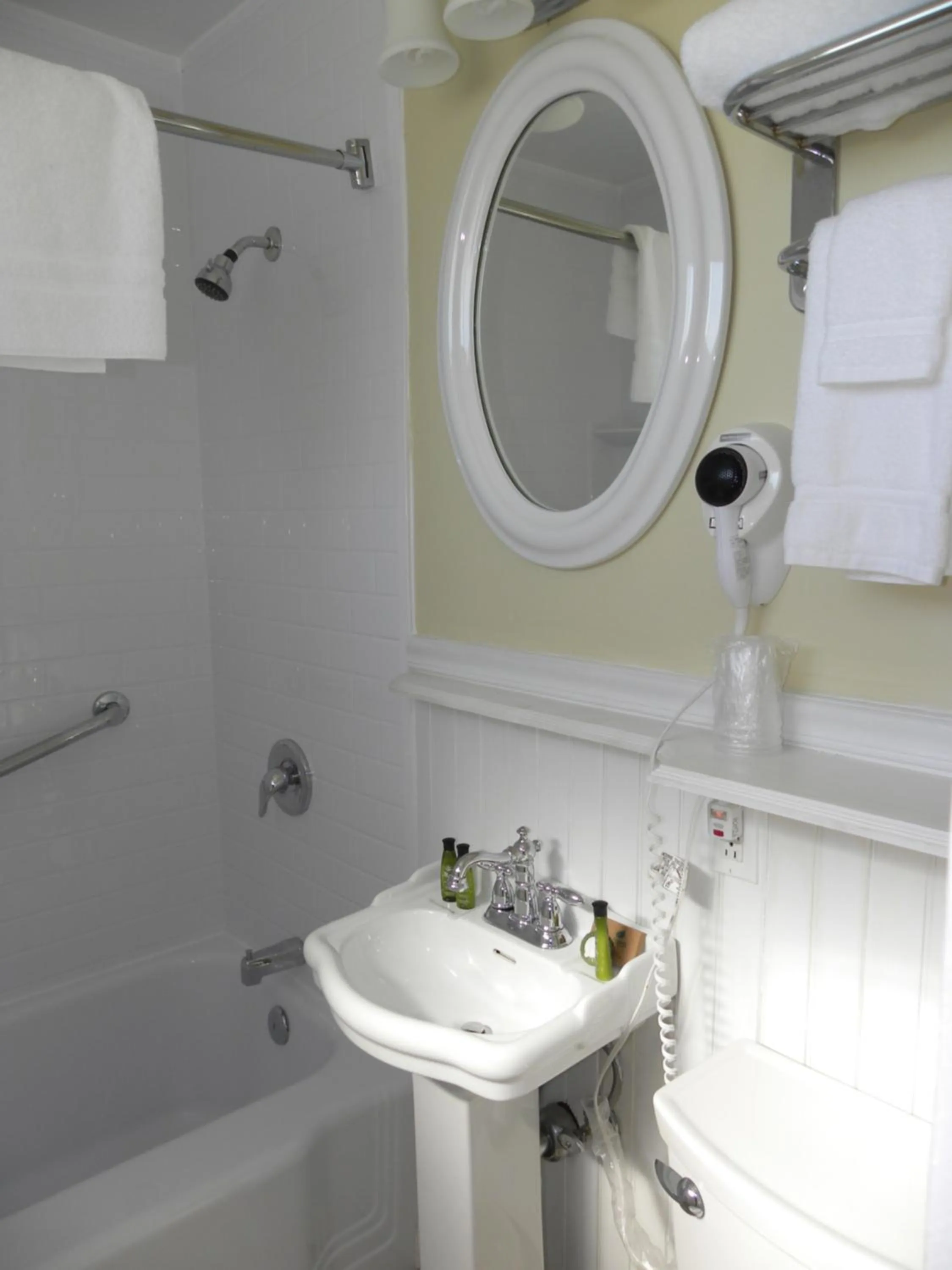 Bathroom in Colonial Gables Oceanfront Village