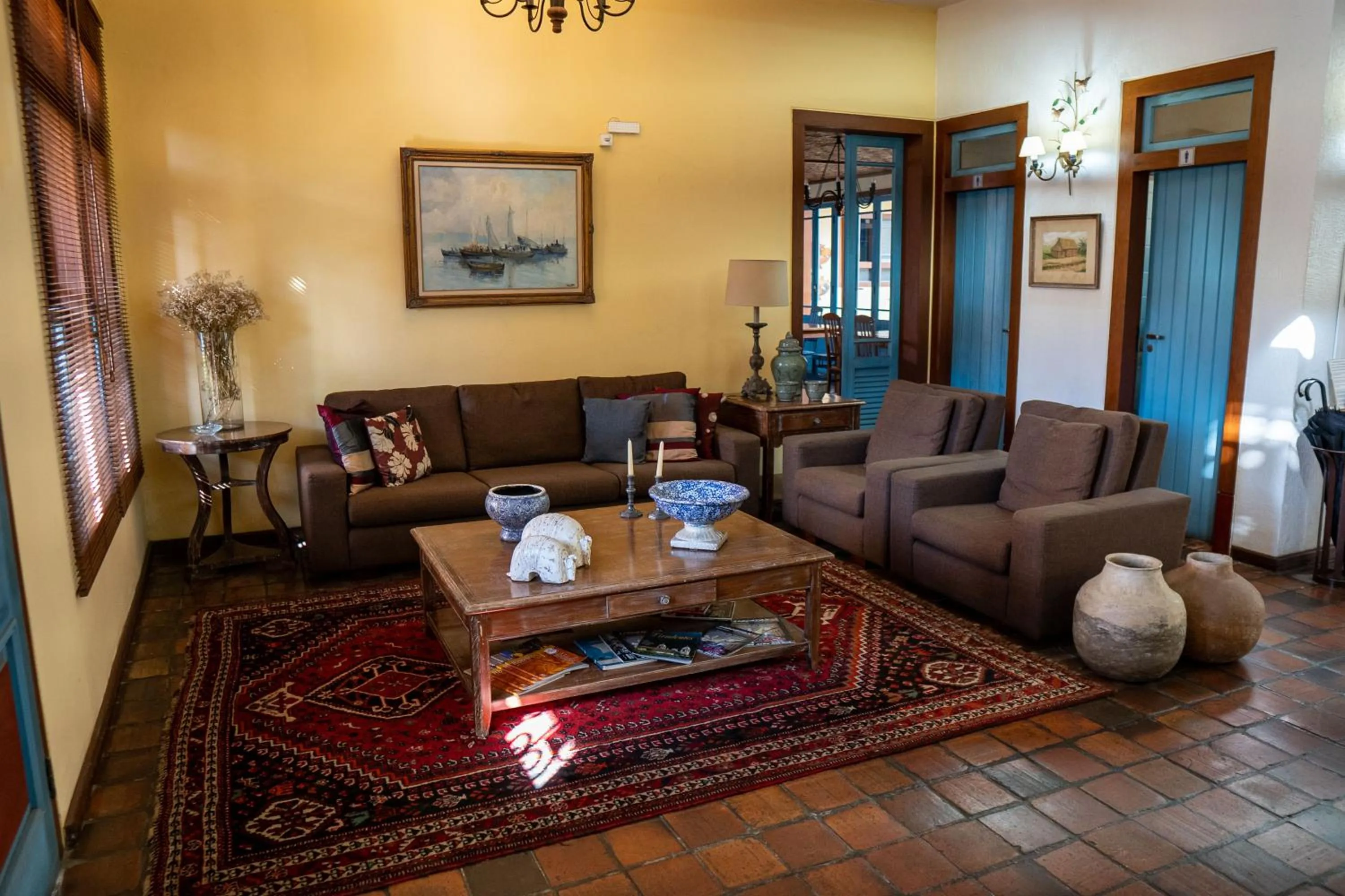 Seating area in Pousada Rotunda