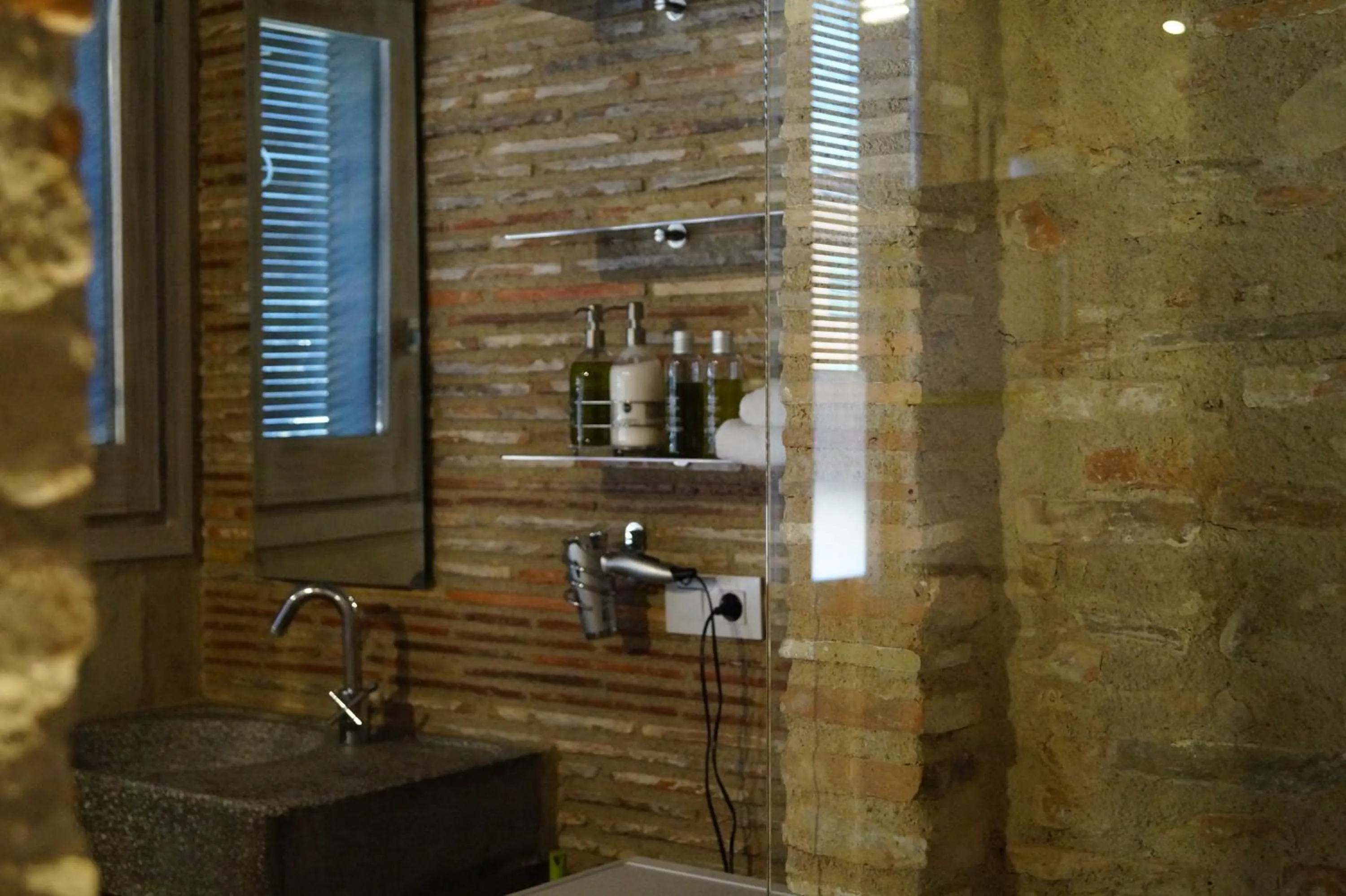 Bathroom in Onyar apartments Rambla de la llibertat 27