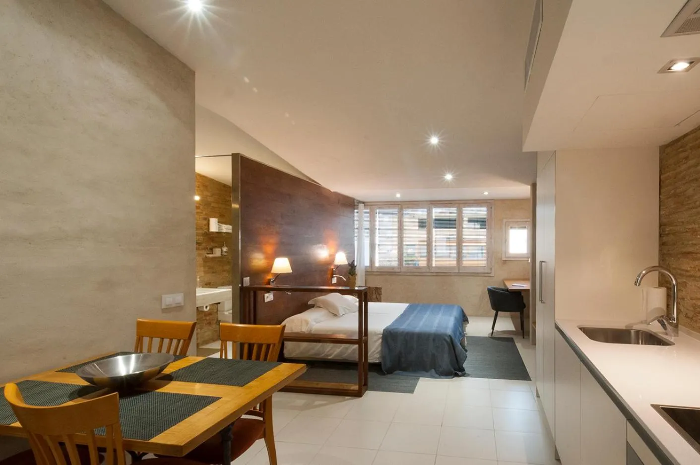 Bedroom, Bed in Onyar apartments Rambla de la llibertat 27