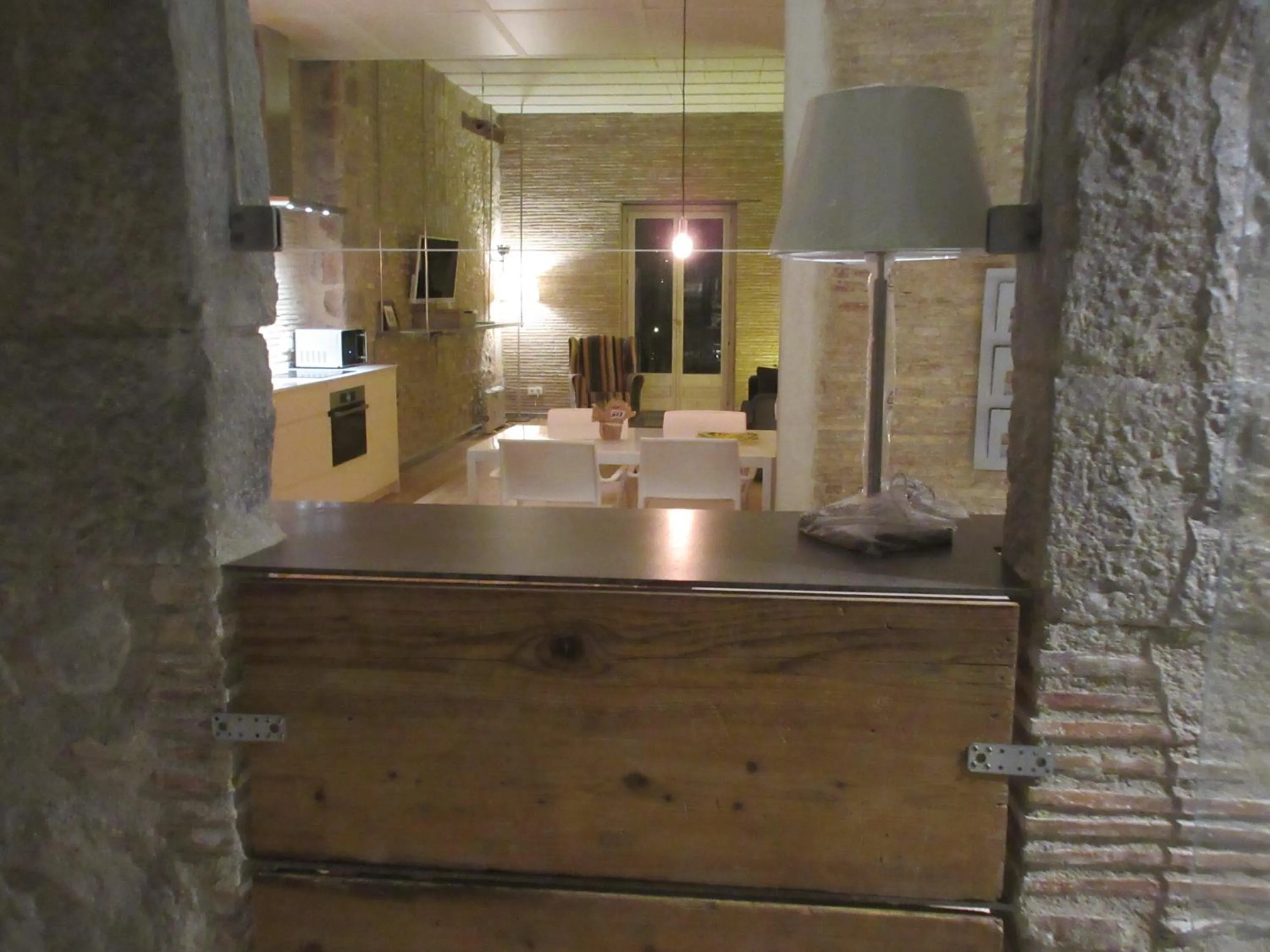 Photo of the whole room in Onyar apartments Rambla de la llibertat 27