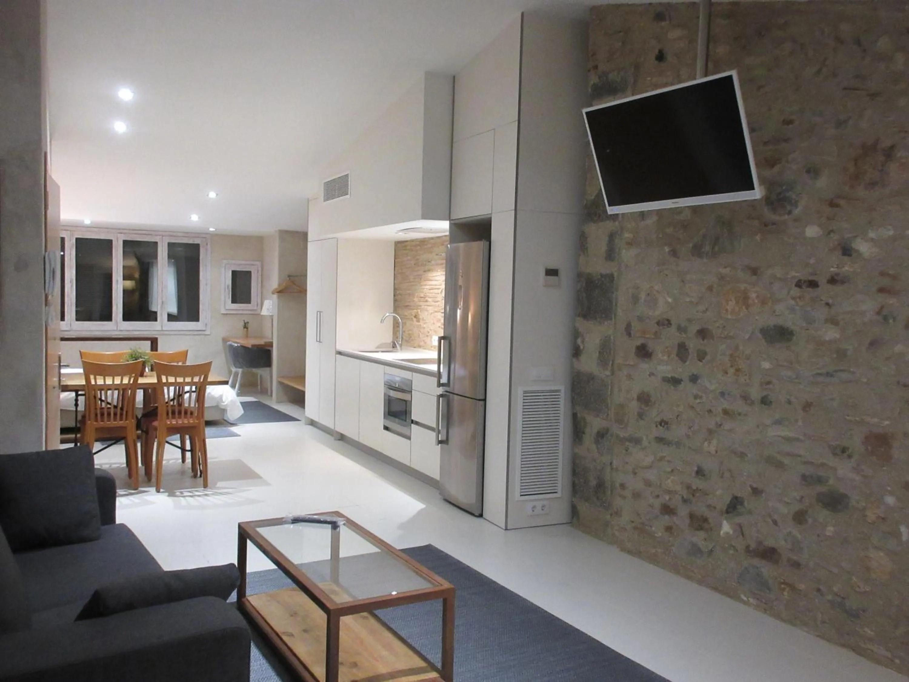 Kitchen or kitchenette in Onyar apartments Rambla de la llibertat 27