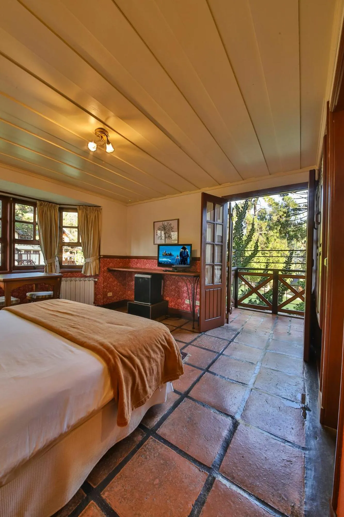 Photo of the whole room, Bed in Esquilo Hotel