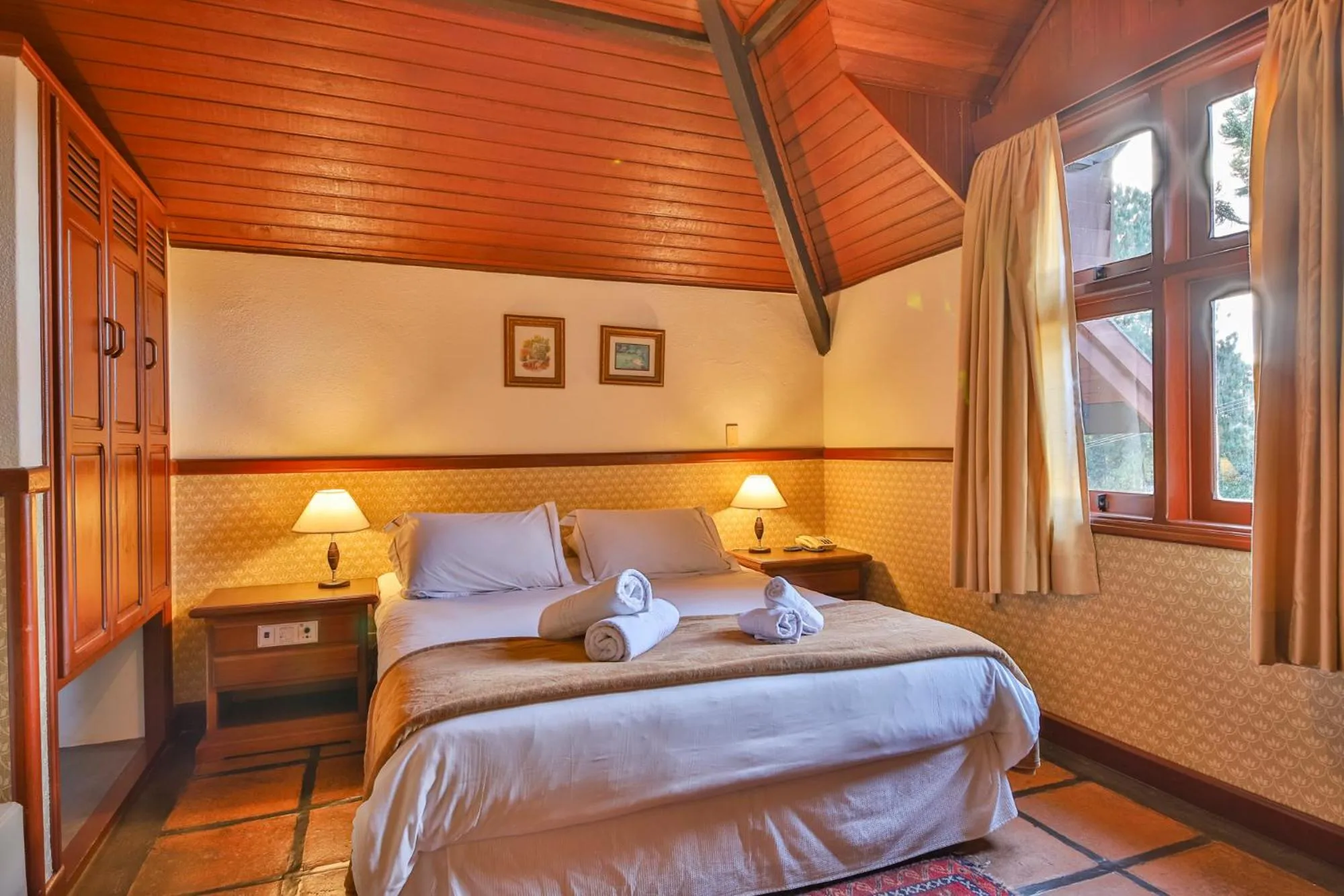 Photo of the whole room, Bed in Esquilo Hotel