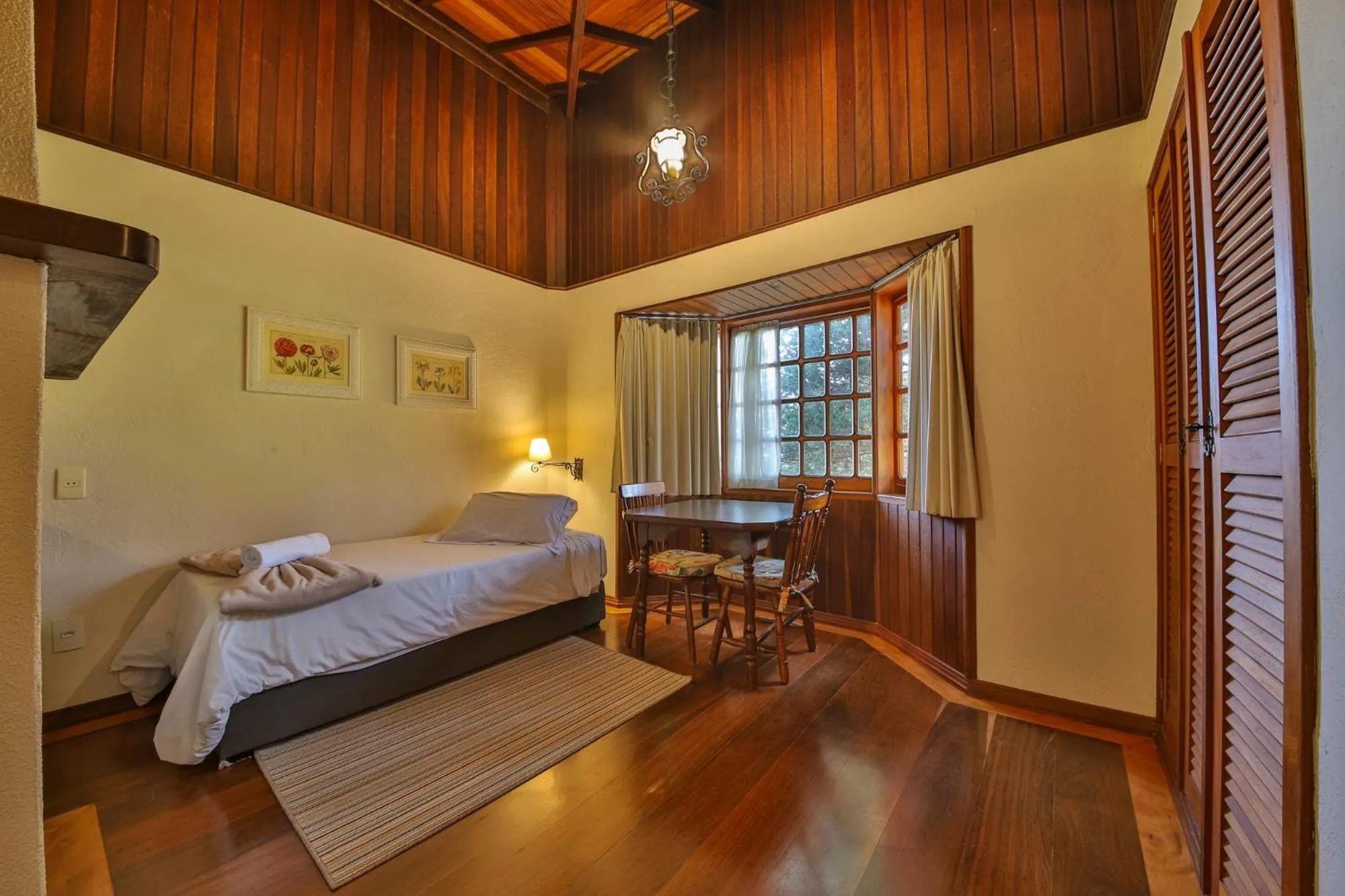 Bed in Esquilo Hotel