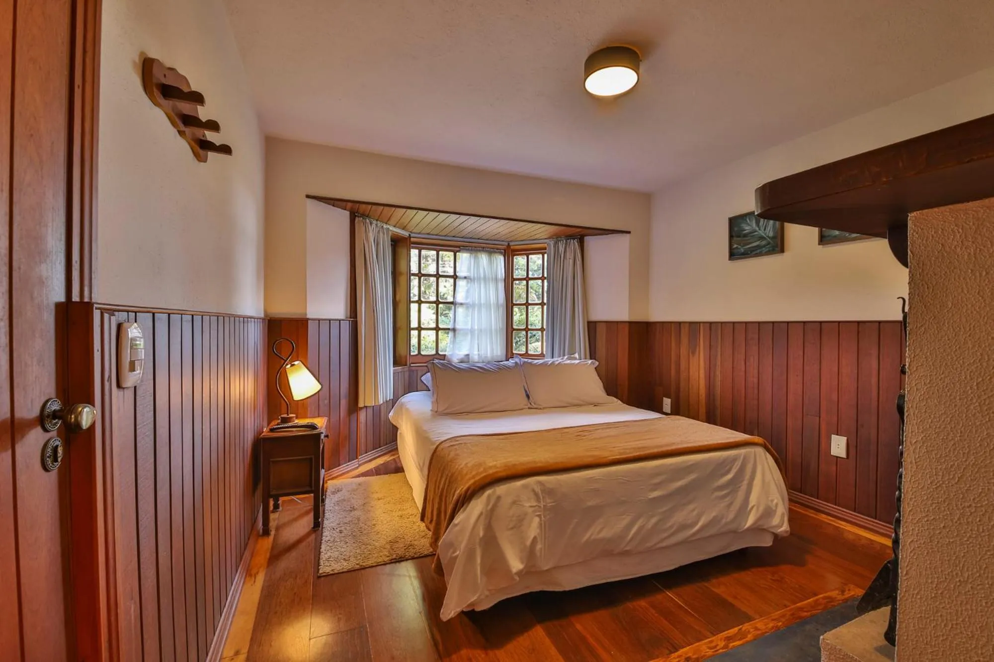 Photo of the whole room, Bed in Esquilo Hotel