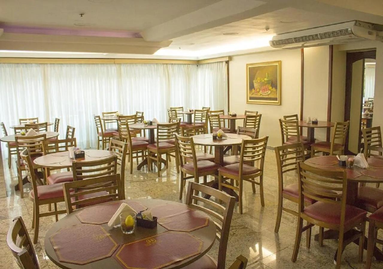 Restaurant/places to eat in Hotel Dan Inn Express Porto Alegre by Nacional Inn -Próximo à Arena do Grêmio, Parque Harmonia e Réveillon na Orla do Guaíba