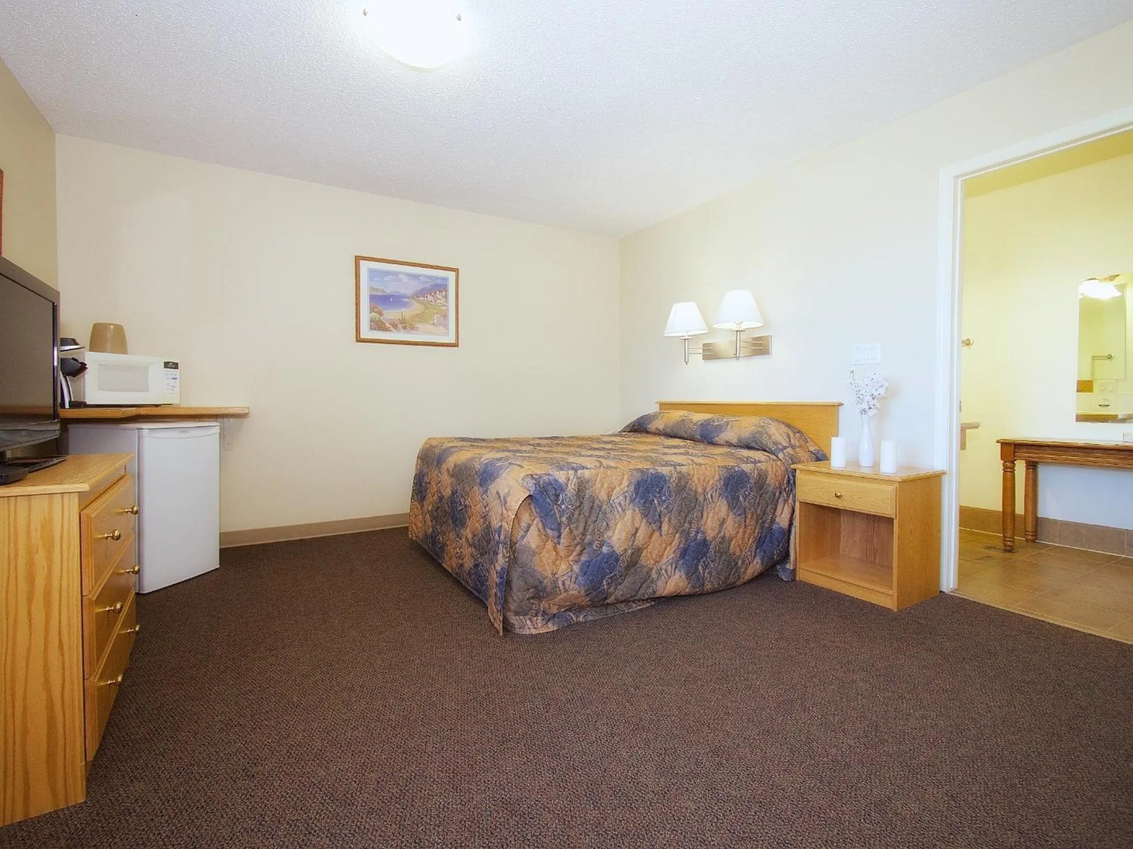 Photo of the whole room, Bed in Best Maple Inn - Drayton Valley