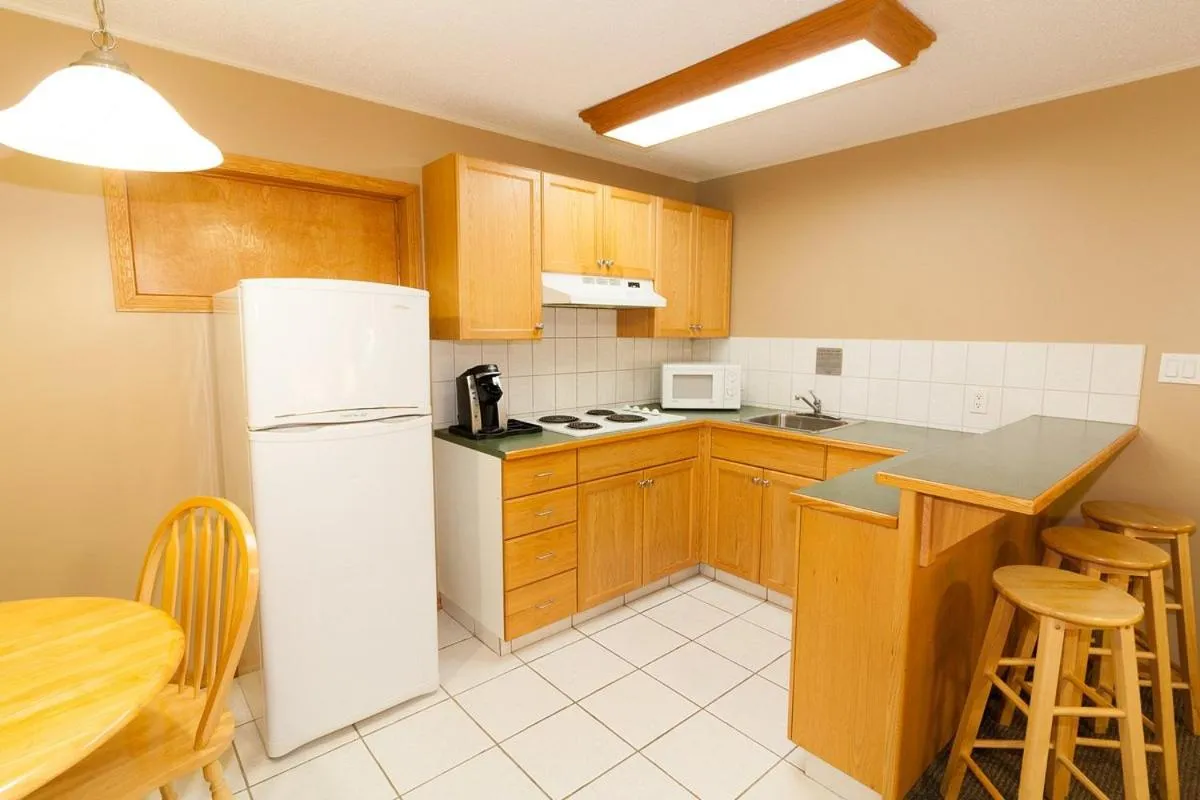 Coffee/tea facilities in Best Maple Inn - Drayton Valley