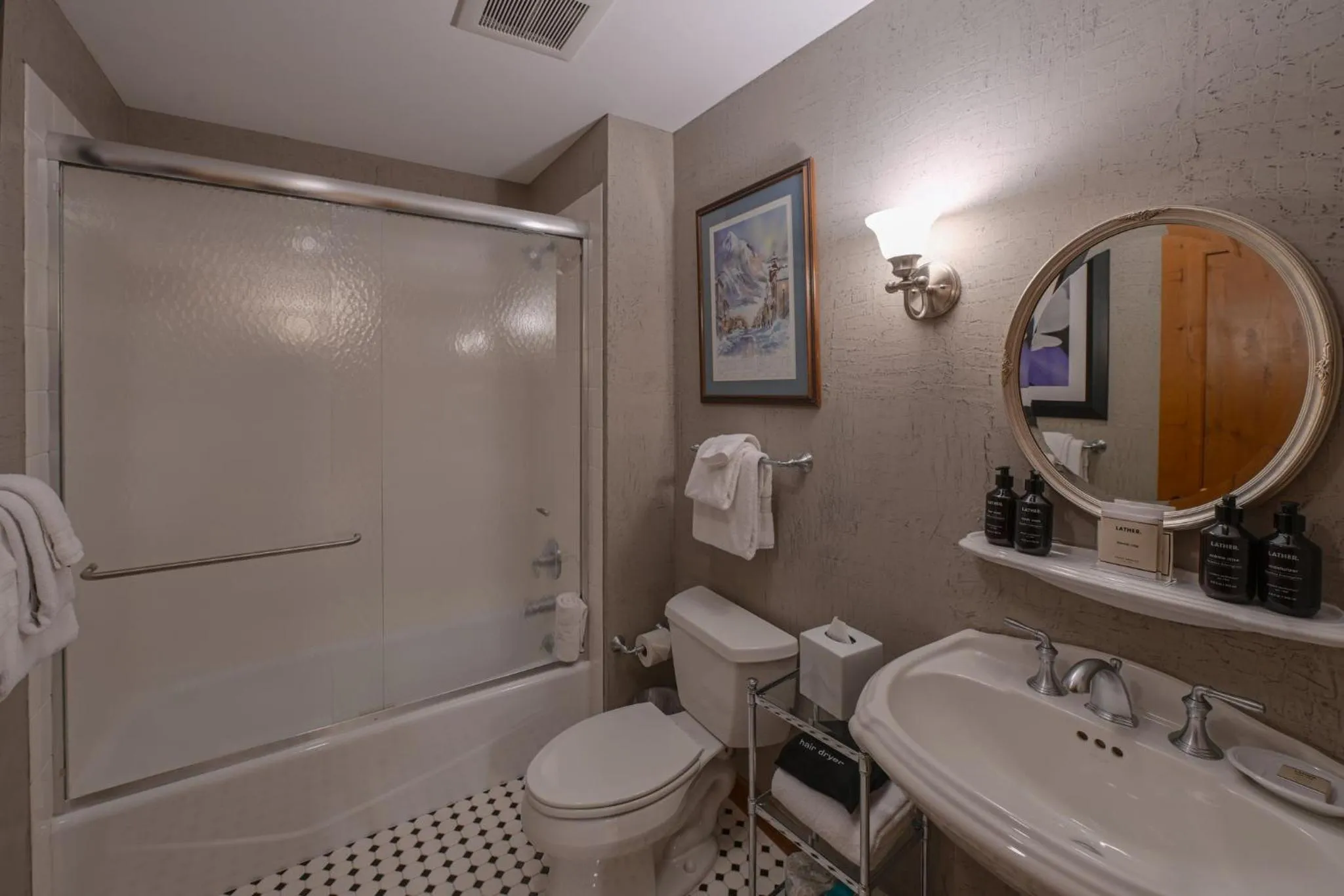 Bathroom in The Lodge at Mountaineer Square, A Vail Resorts Property