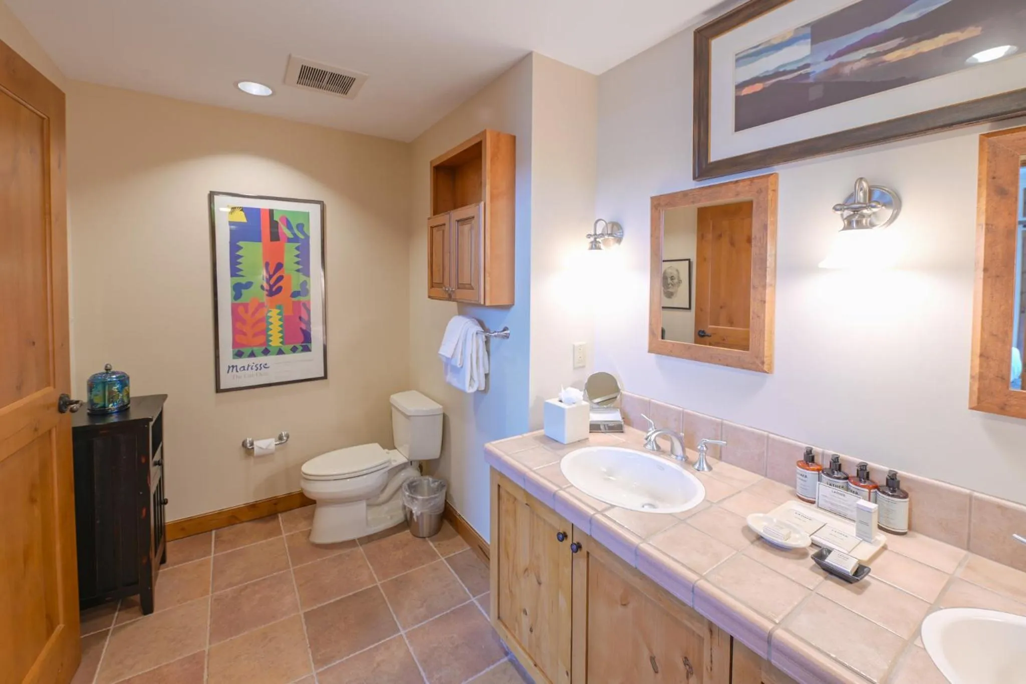 Bathroom in The Lodge at Mountaineer Square, A Vail Resorts Property
