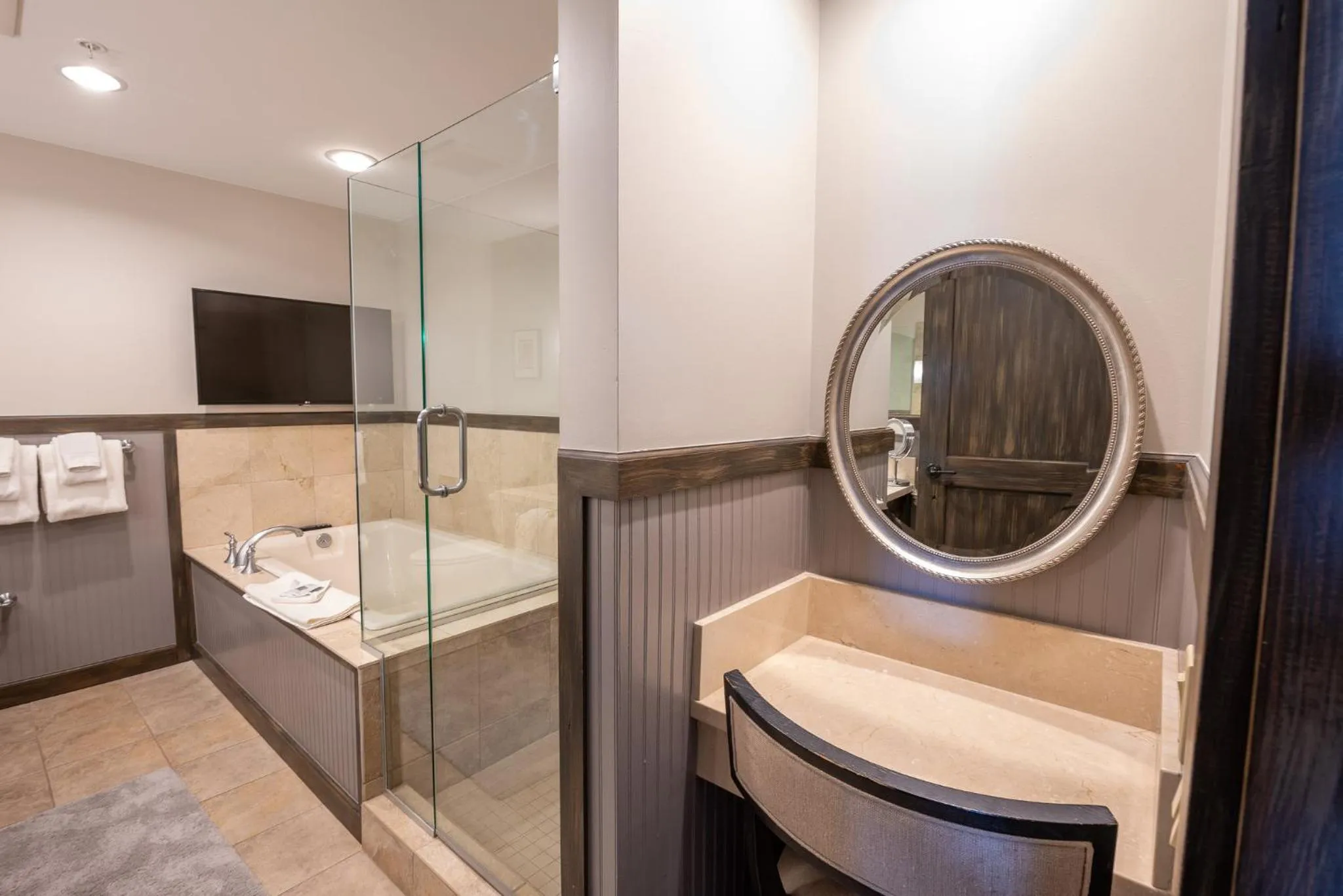 Bathroom in The Lodge at Mountaineer Square, A Vail Resorts Property