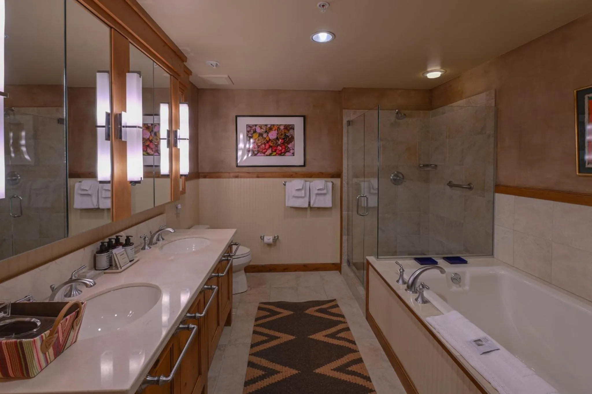 Bathroom in The Lodge at Mountaineer Square, A Vail Resorts Property