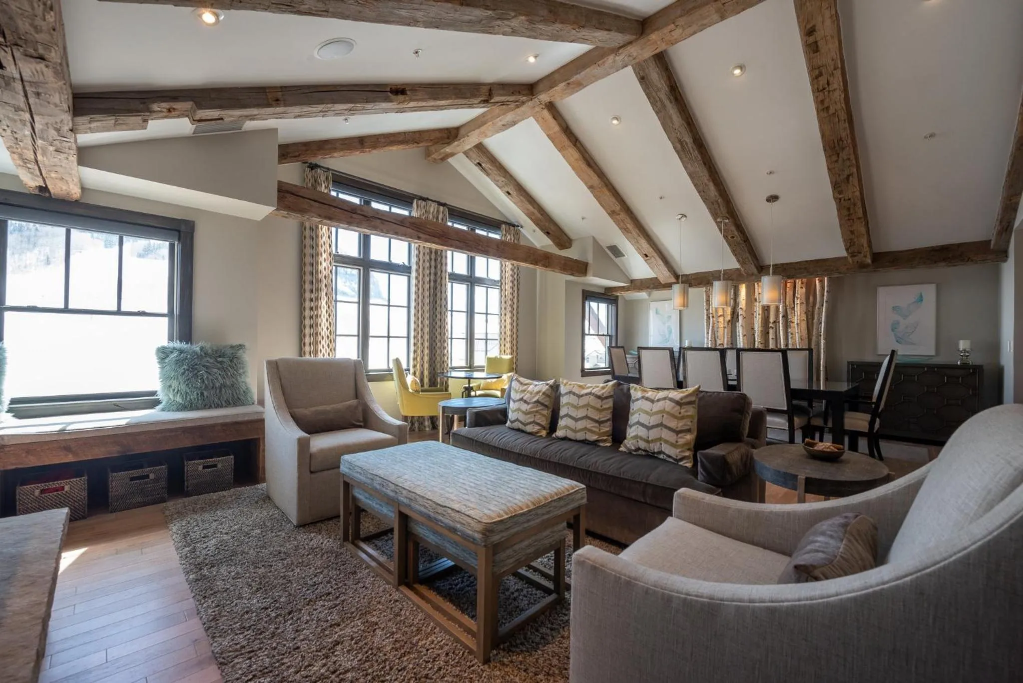 Living room in The Lodge at Mountaineer Square, A Vail Resorts Property