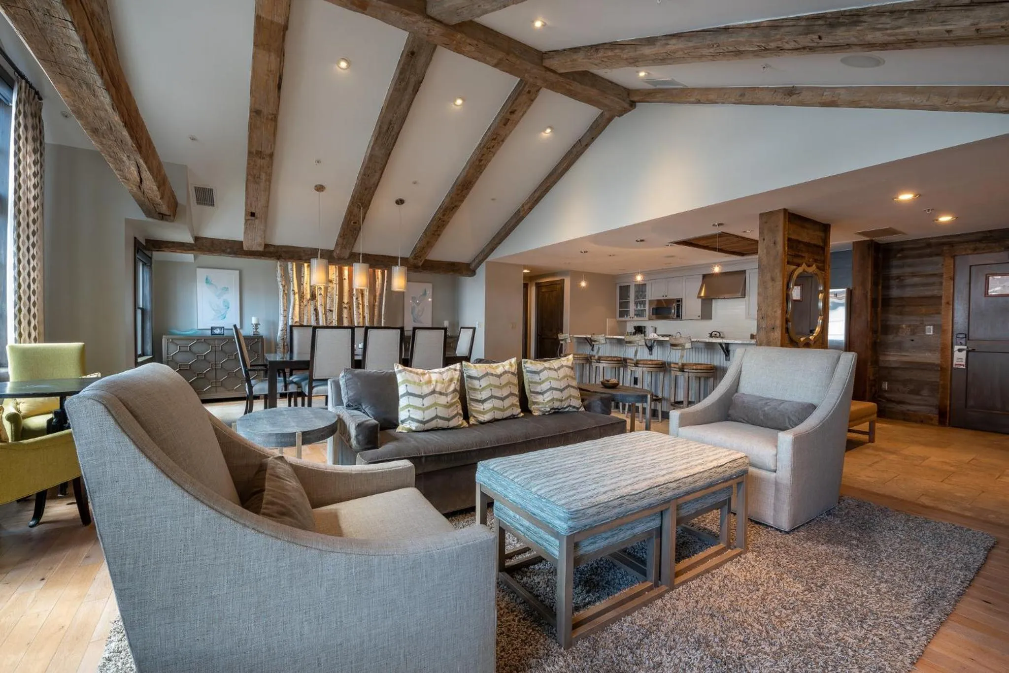 Living room in The Lodge at Mountaineer Square, A Vail Resorts Property