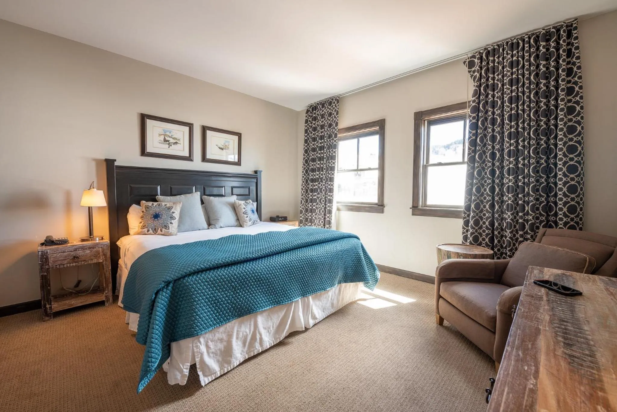 Bedroom, Bed in The Lodge at Mountaineer Square, A Vail Resorts Property