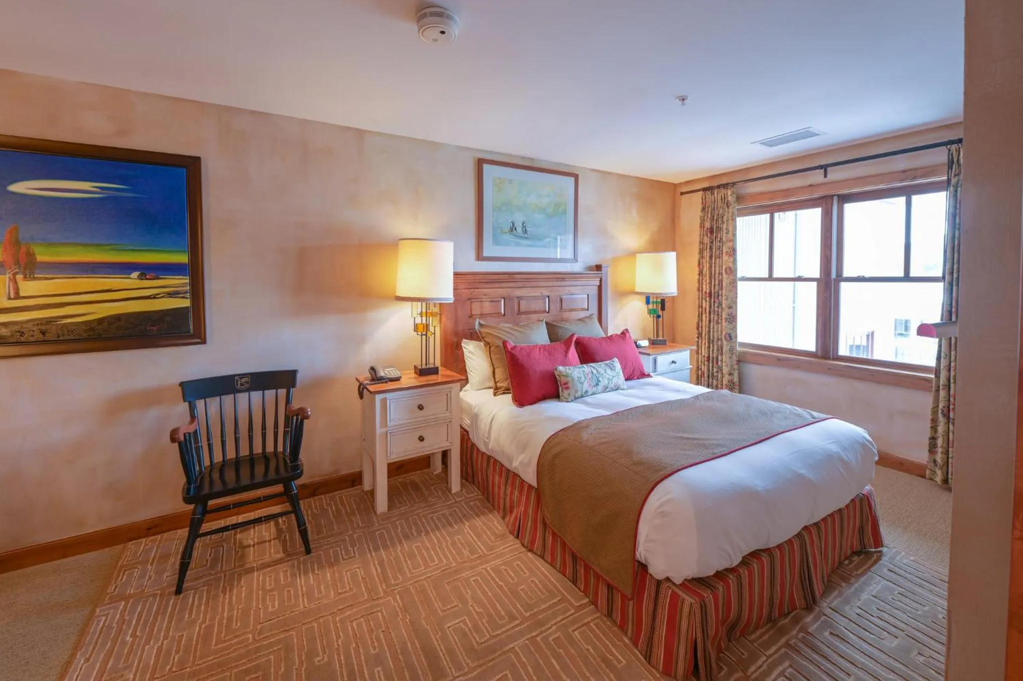 Bedroom, Bed in The Lodge at Mountaineer Square, A Vail Resorts Property