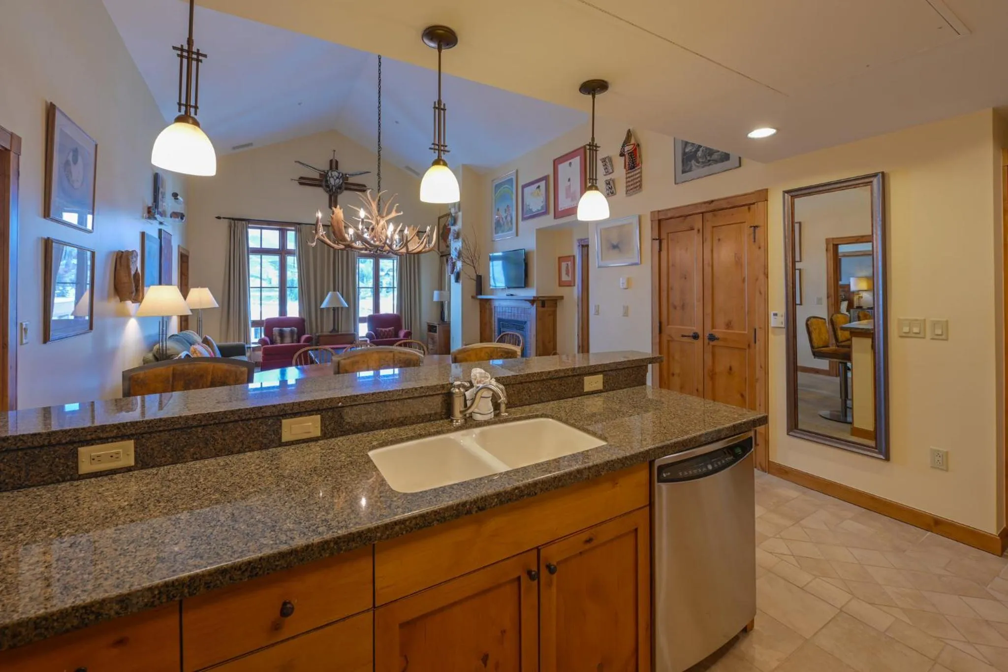 Kitchen or kitchenette in The Lodge at Mountaineer Square, A Vail Resorts Property