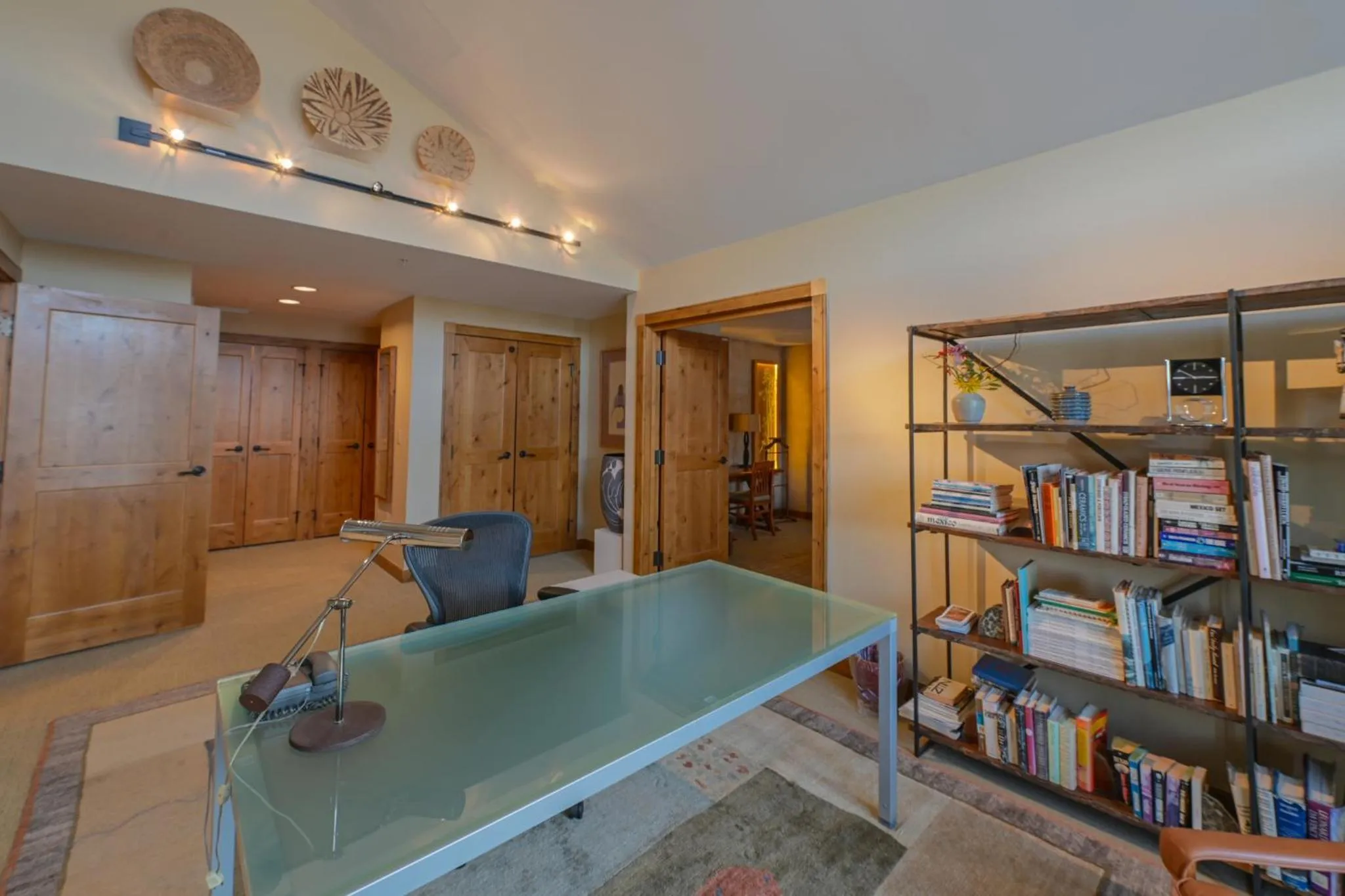 Living room in The Lodge at Mountaineer Square, A Vail Resorts Property