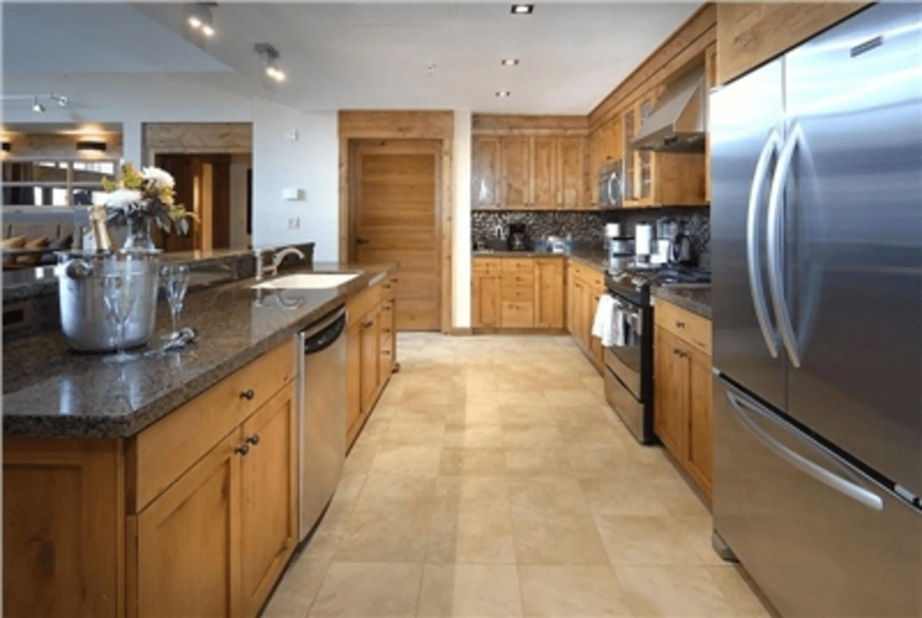 Kitchen or kitchenette in The Lodge at Mountaineer Square, A Vail Resorts Property