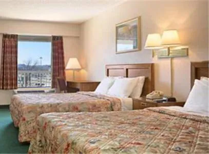 Bed in Days Inn by Wyndham Apple Valley Pigeon Forge/Sevierville