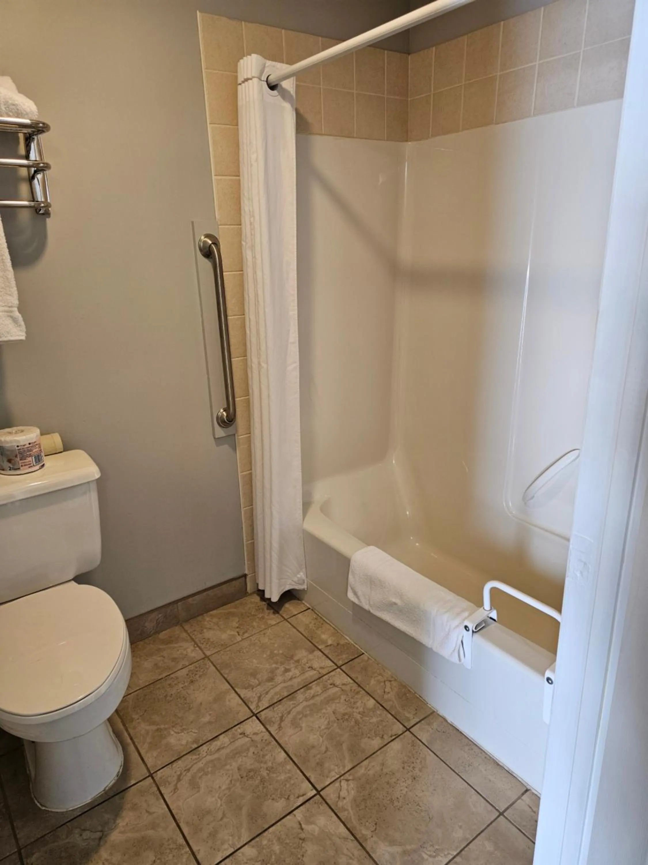 Bathroom in BCMInns - Coleman