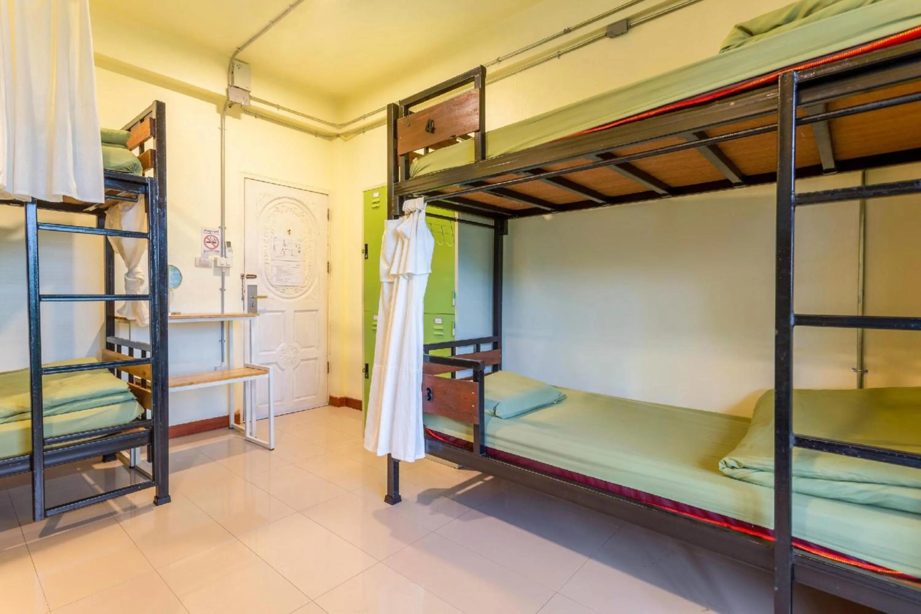 Photo of the whole room, Bed in OYO 928 Leaf Hostel