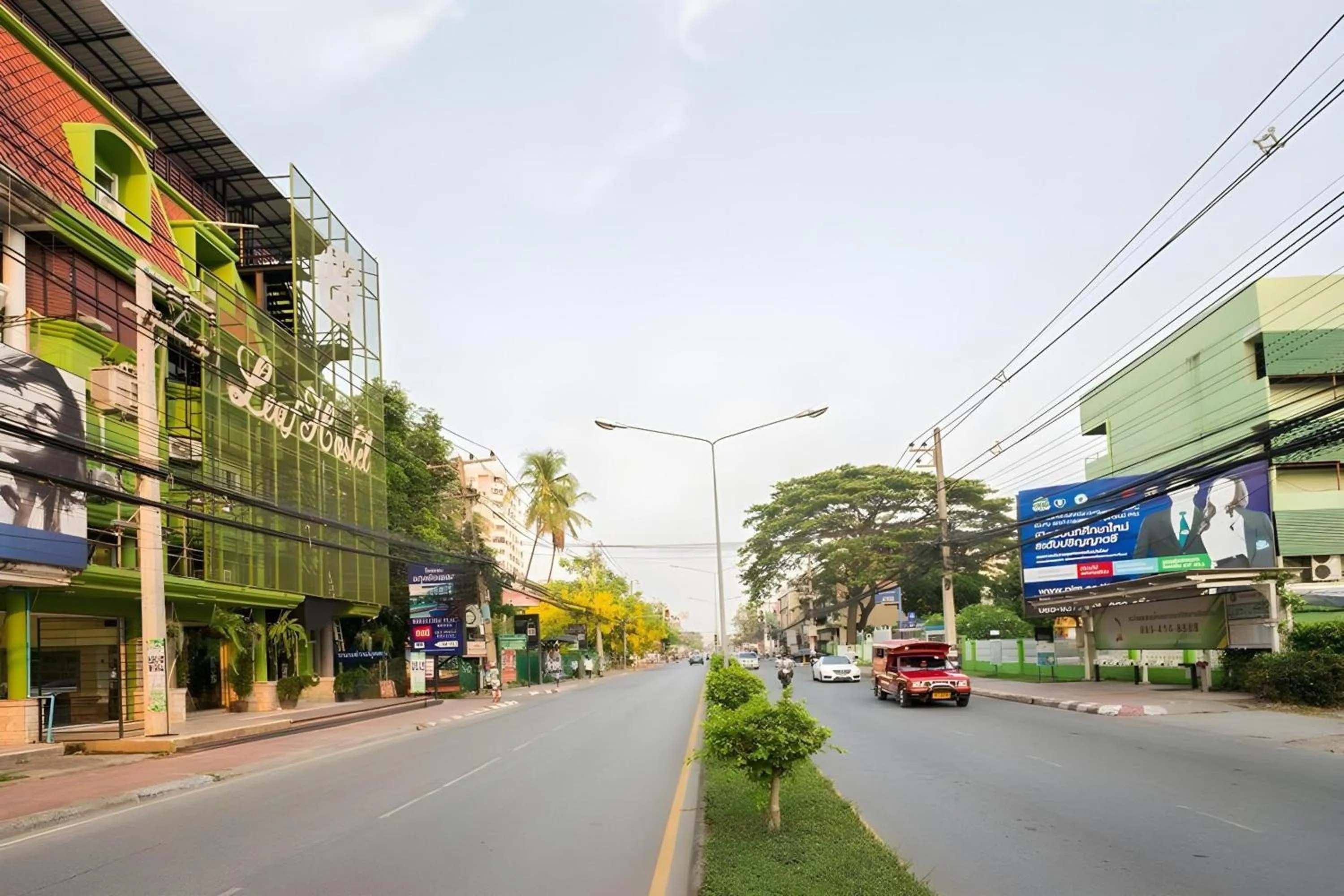 Property building in OYO 928 Leaf Hostel