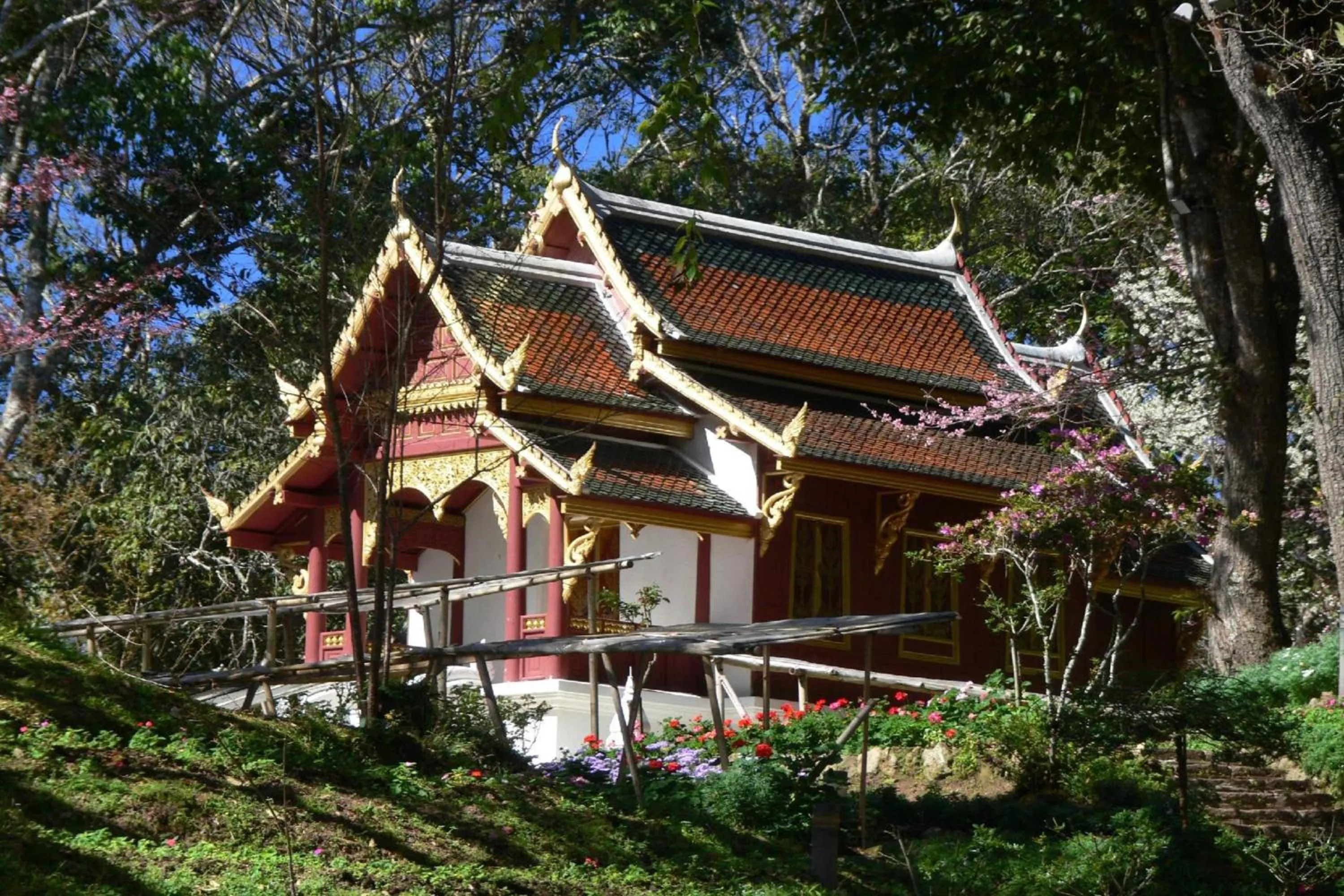 Property building in OYO 928 Leaf Hostel