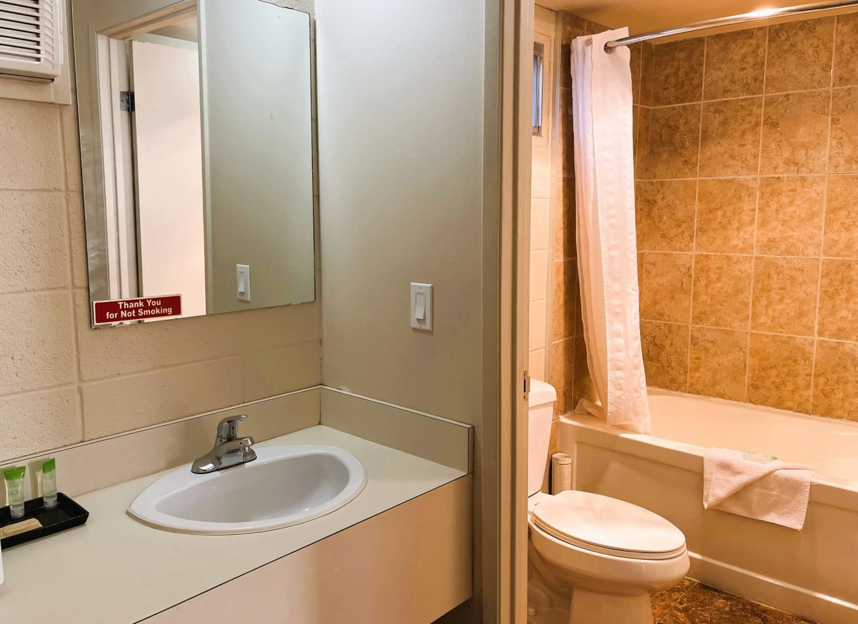 Bathroom in BCMInns - Peace River