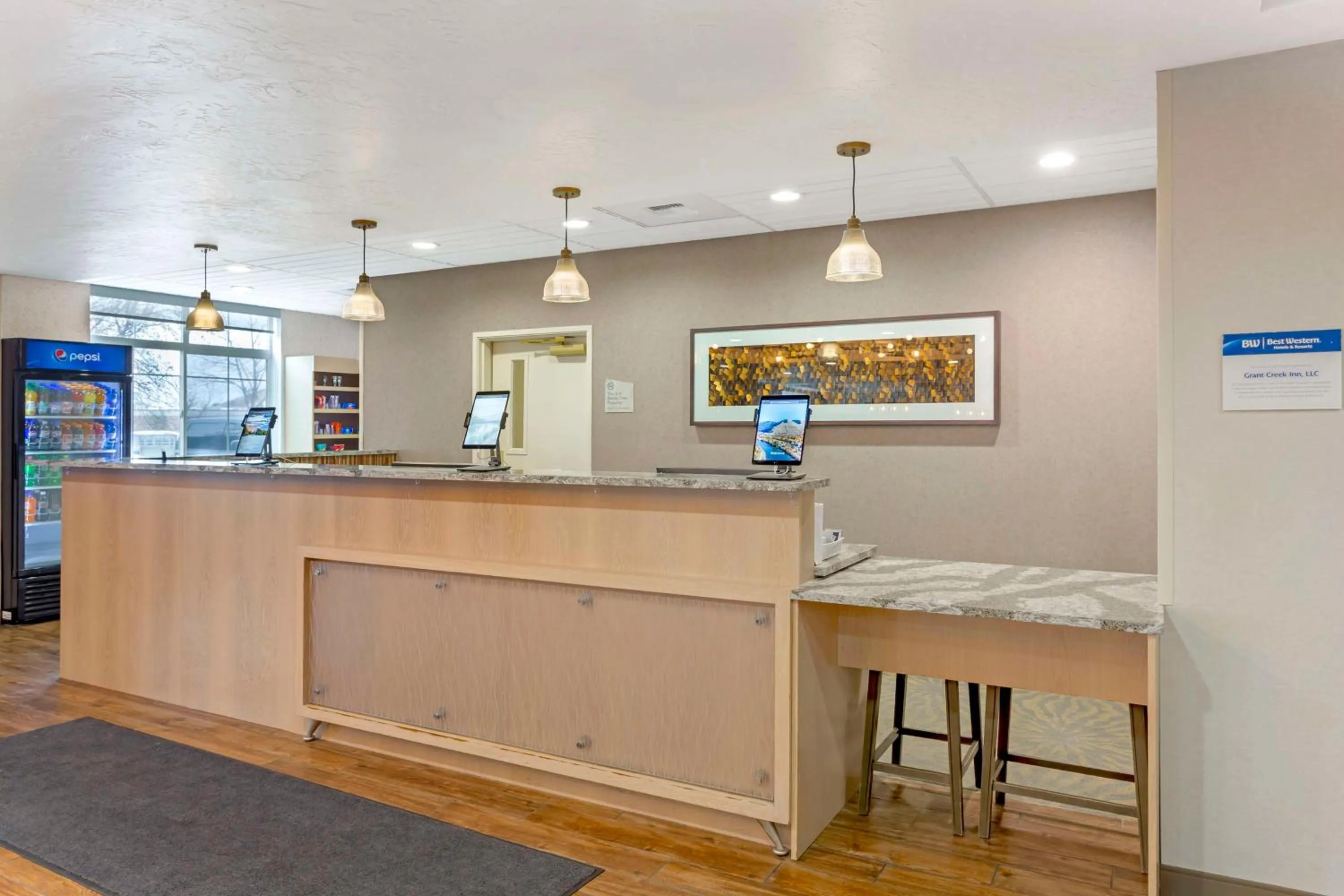 Lobby or reception in Best Western Plus Grant Creek Inn