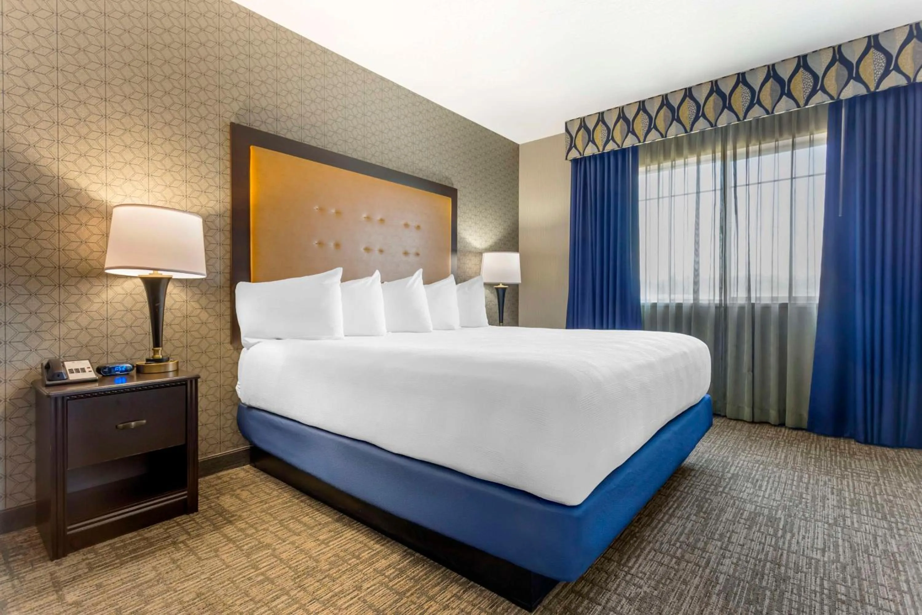 Bedroom, Bed in Best Western Plus Grant Creek Inn