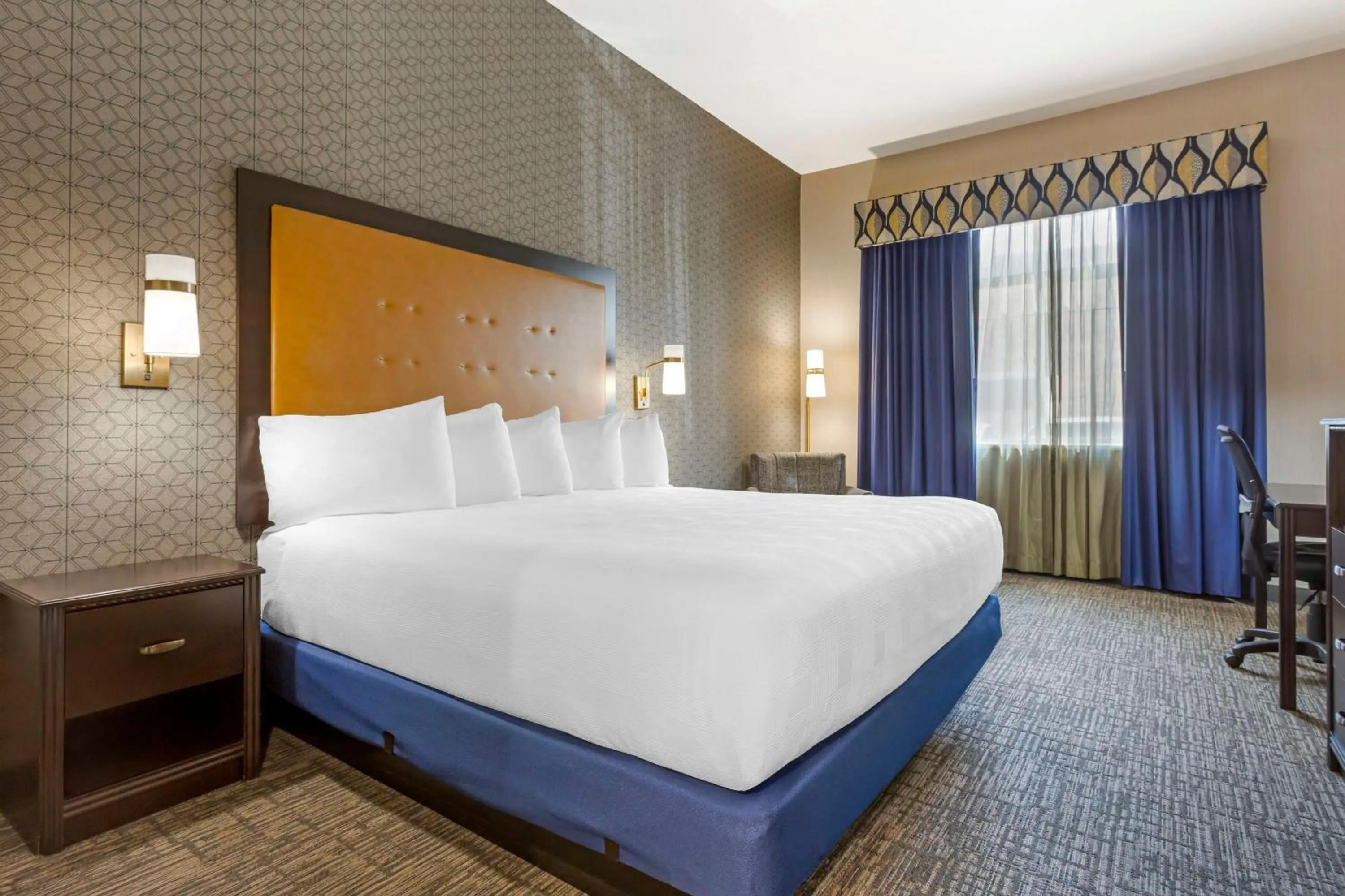 Bedroom, Bed in Best Western Plus Grant Creek Inn