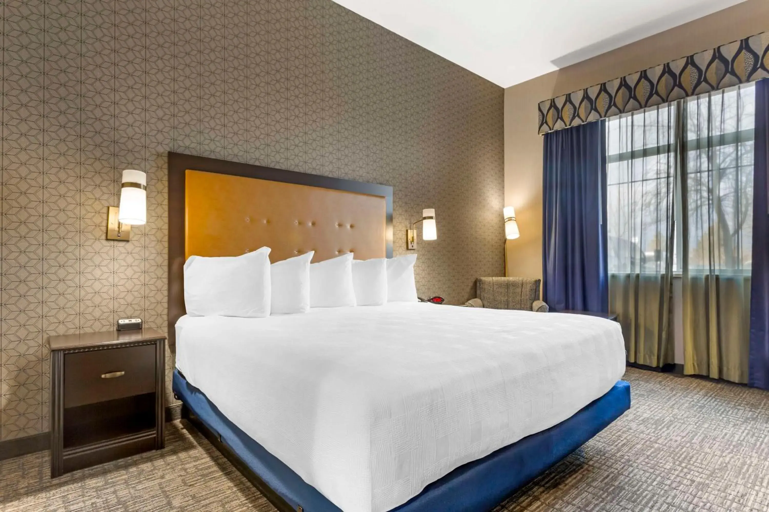 King Room with Bath Tub - Disability Access in Best Western Plus Grant Creek Inn King Room with Bath Tub - Disability Access in Best Western Plus Grant Creek Inn